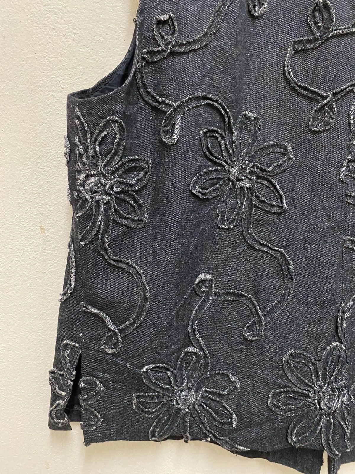 Beauty Beast Avant-Garde Floral Embroidered Denim Vest Japanese Style Size US M / EU 48-50 / 2 - 8 Thumbnail