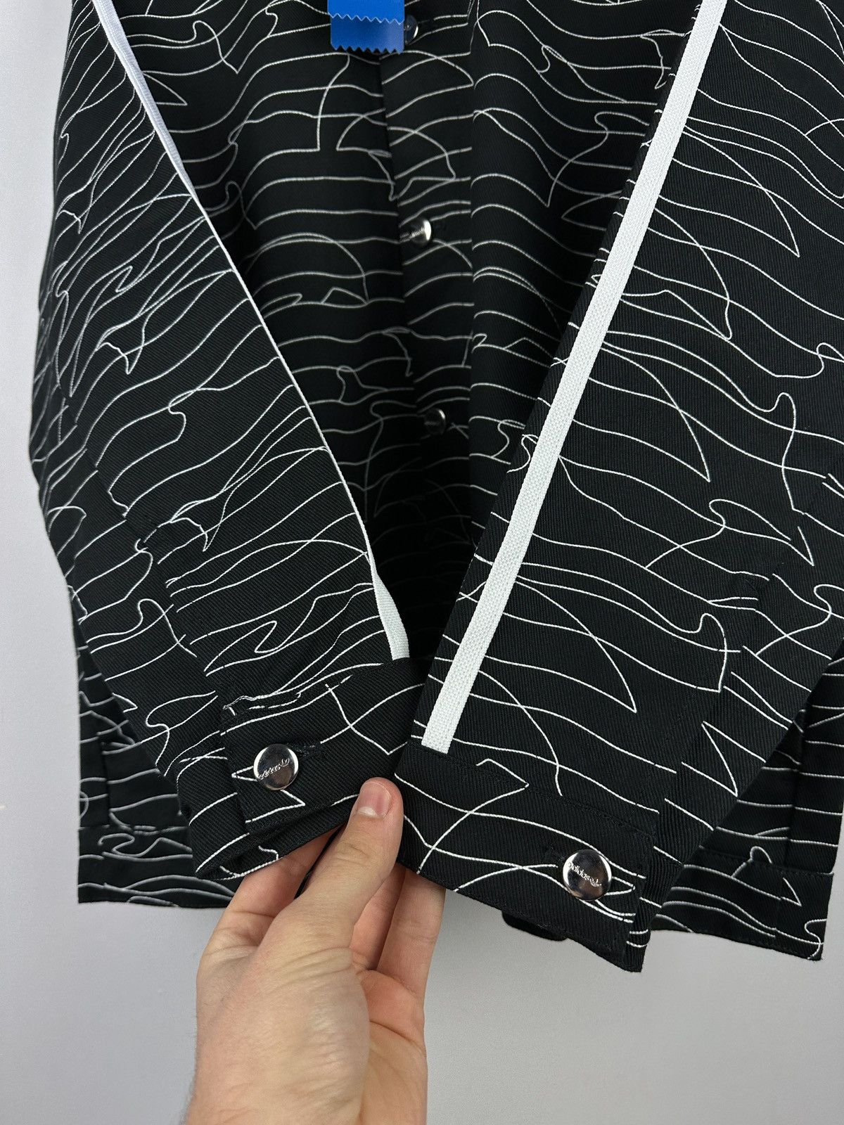 Adidas NEW🏷️ Adidas Originals Dolphin Print Jacket Size US S / EU 44-46 / 1 - 14 Thumbnail