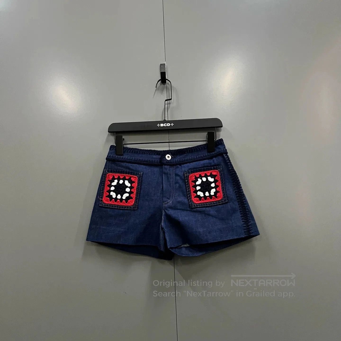 Miu Miu Miu Miu Blue Embroidered Denim Shorts. Size 25" / US 0 / IT 36 - 1 Thumbnail