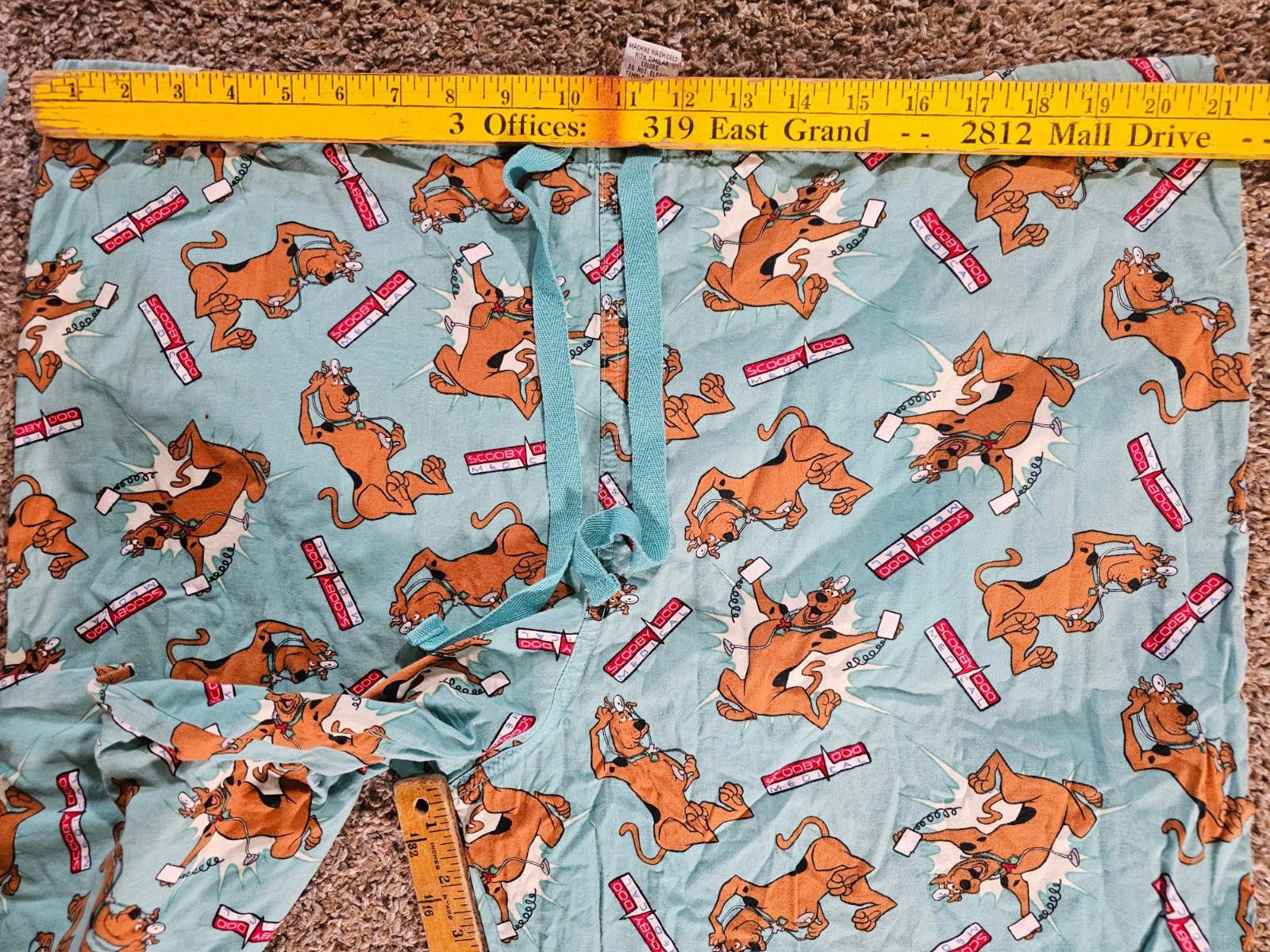 Designer Scooby Doo Medical scrubs Set Medium 2003 "REAR!" Very Rare Size ONE SIZE - 7 Thumbnail