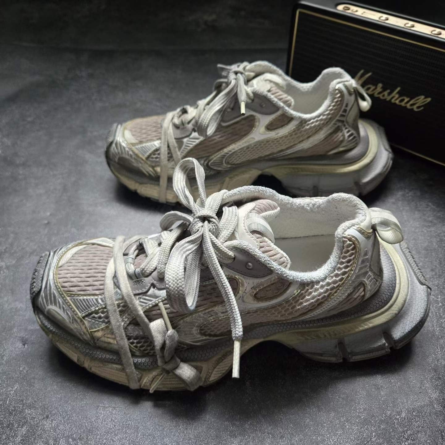 Balenciaga Balenciaga Beige Lowtop Sneakers 7.5 Men Size US 7.5 / EU 40-41 - 1 Thumbnail