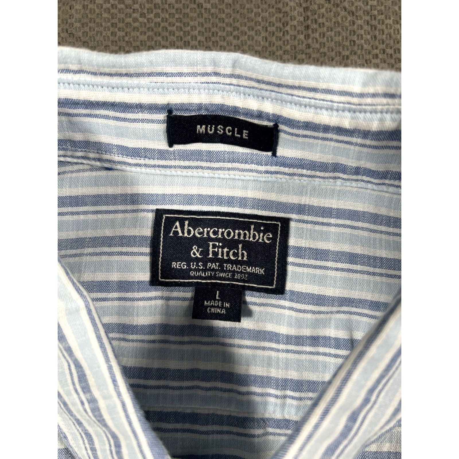 Abercrombie & Fitch Abercrombie & Fitch Shirt Mens Large Button-Down Blue Striped Long Sleeve Size US L / EU 52-54 / 3 - 3 Thumbnail
