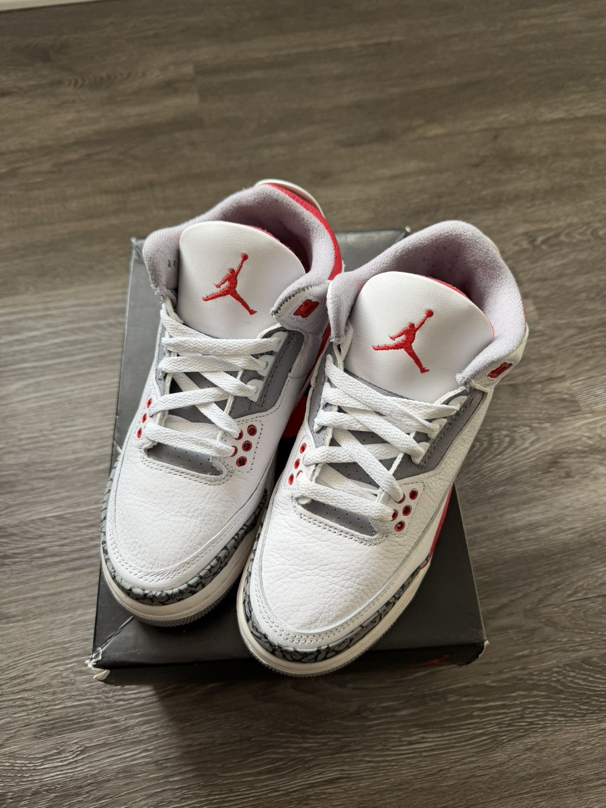 Jordan Brand Air Jordan 3 Fire Red Gs Sneakers Size 4Y or 5.5 Women Size US 5.5 / IT 35.5 - 3 Thumbnail