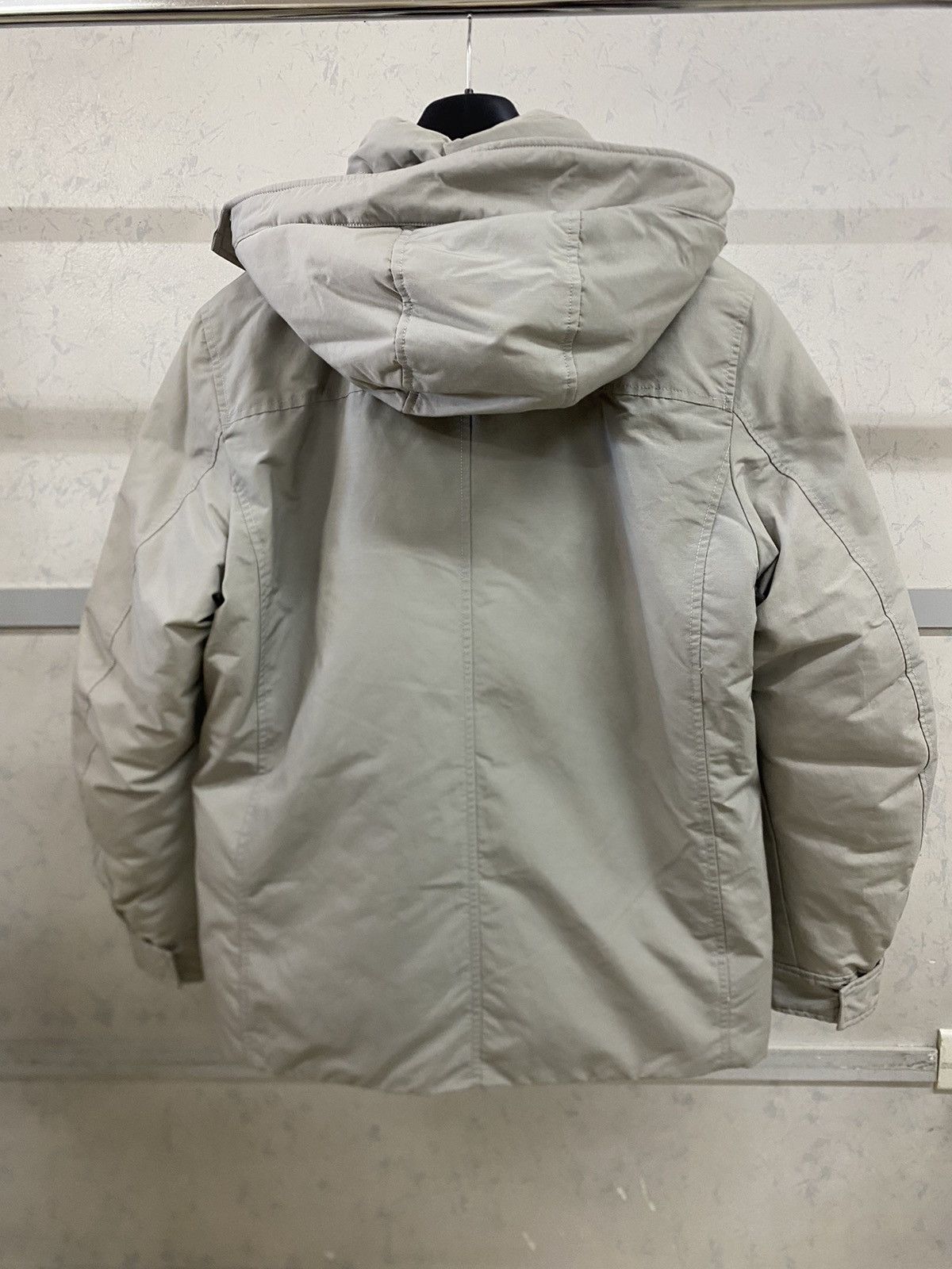 Other Woolrich Gale Parka Jacket, size M, gray, new with tags. Size US M / EU 48-50 / 2 - 10 Thumbnail