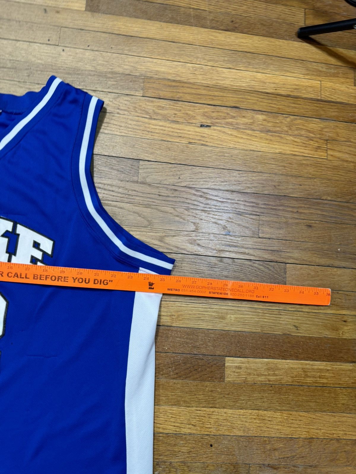 NCAA Duke Blue Devils Basketball Jersey #22 Size US XL / EU 56 / 4 - 9 Thumbnail