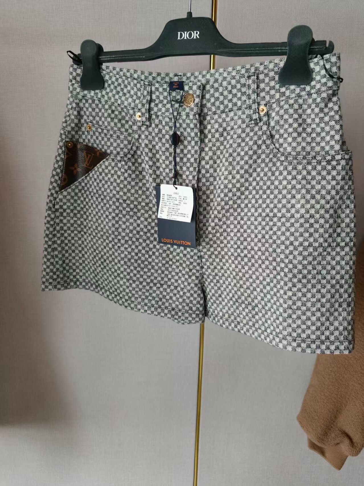 Louis Vuitton lv checkered shorts for summer styling Size US 30 / EU 46 - 1 Thumbnail
