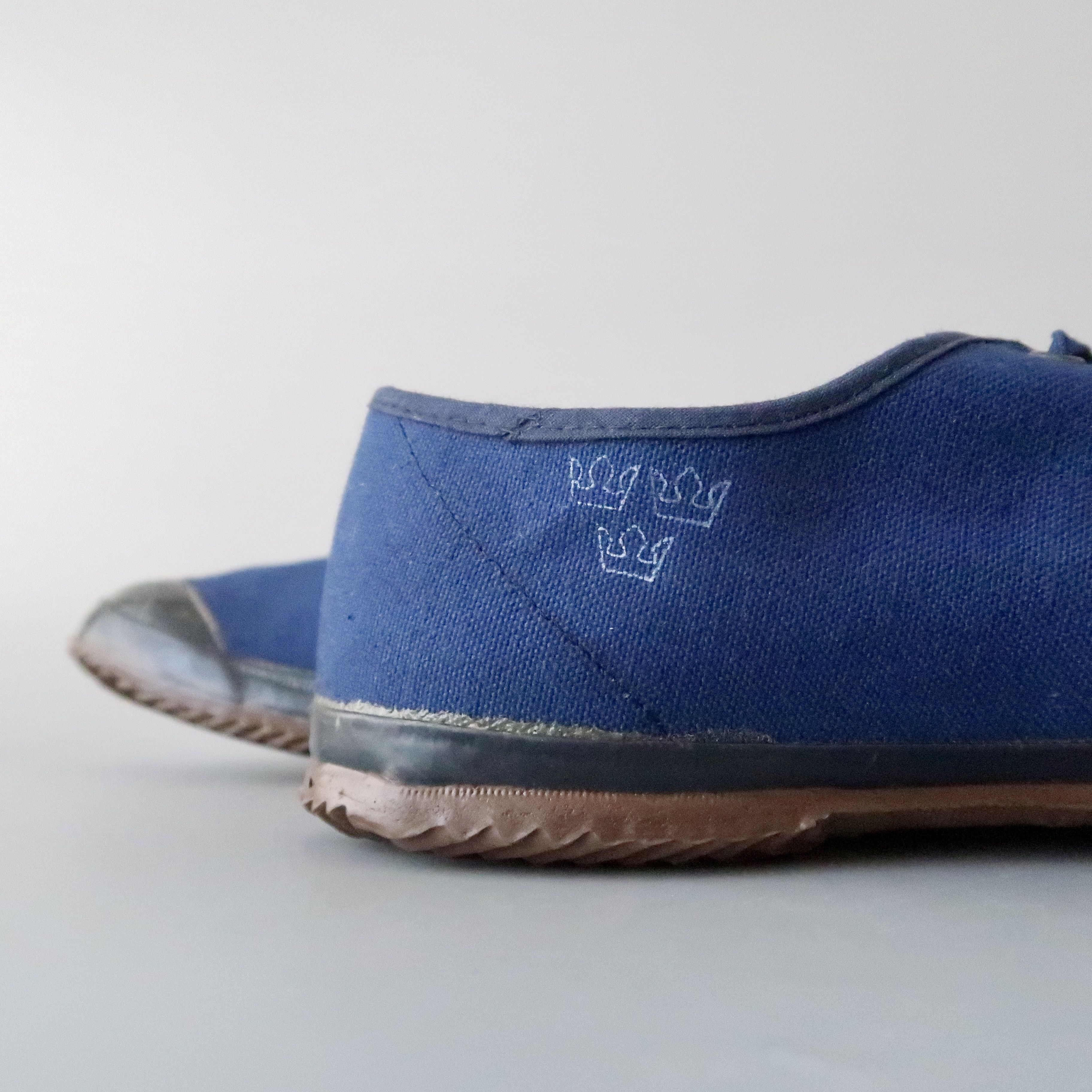 Tretorn DEADSTOCK, VTG 1940s Swedish Army gym trainers by TRETORN Size US 10.5 / EU 43-44 - 7 Thumbnail