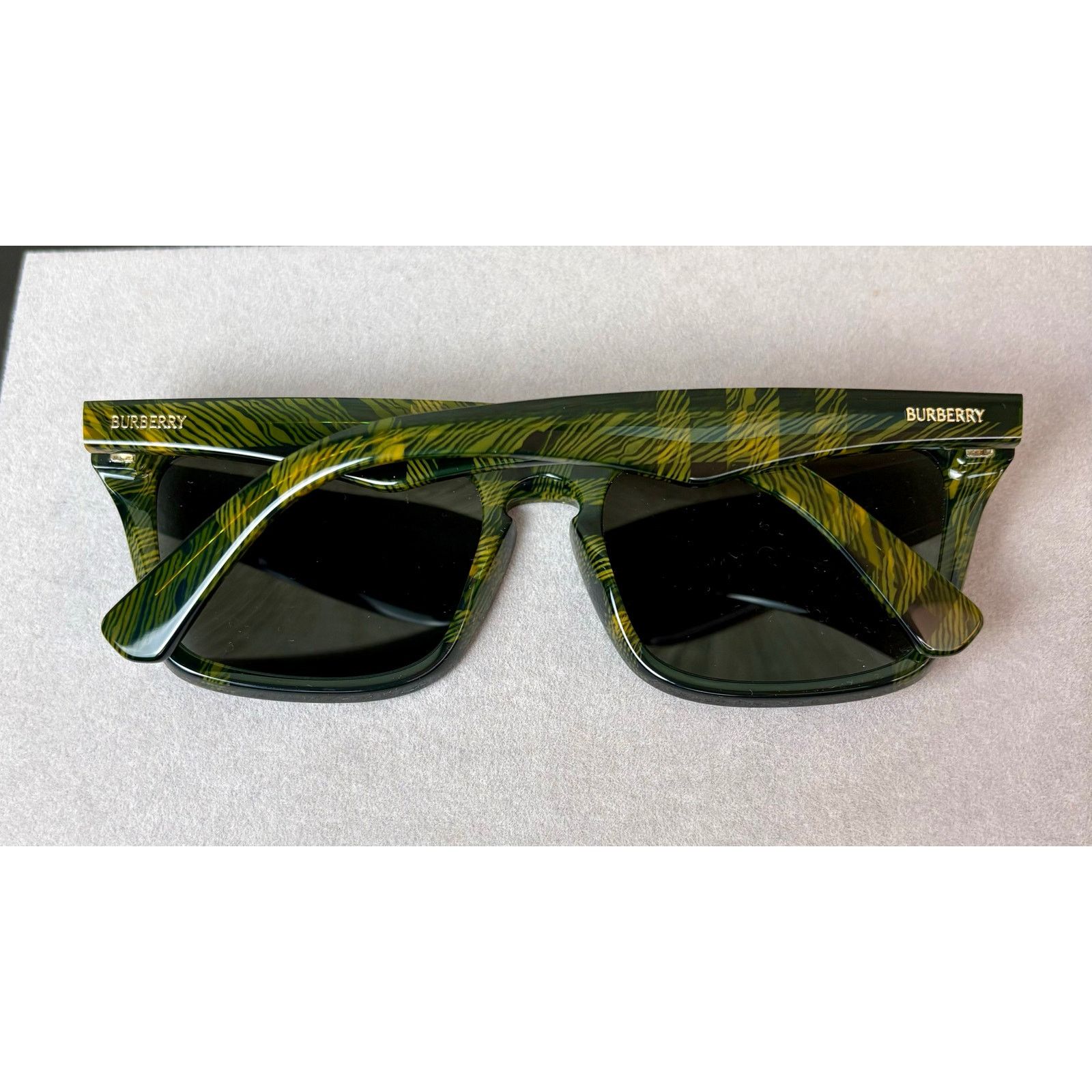 Burberry NEW Burberry Green Novacek Sunglasses (BE4434) Size ONE SIZE - 8 Thumbnail