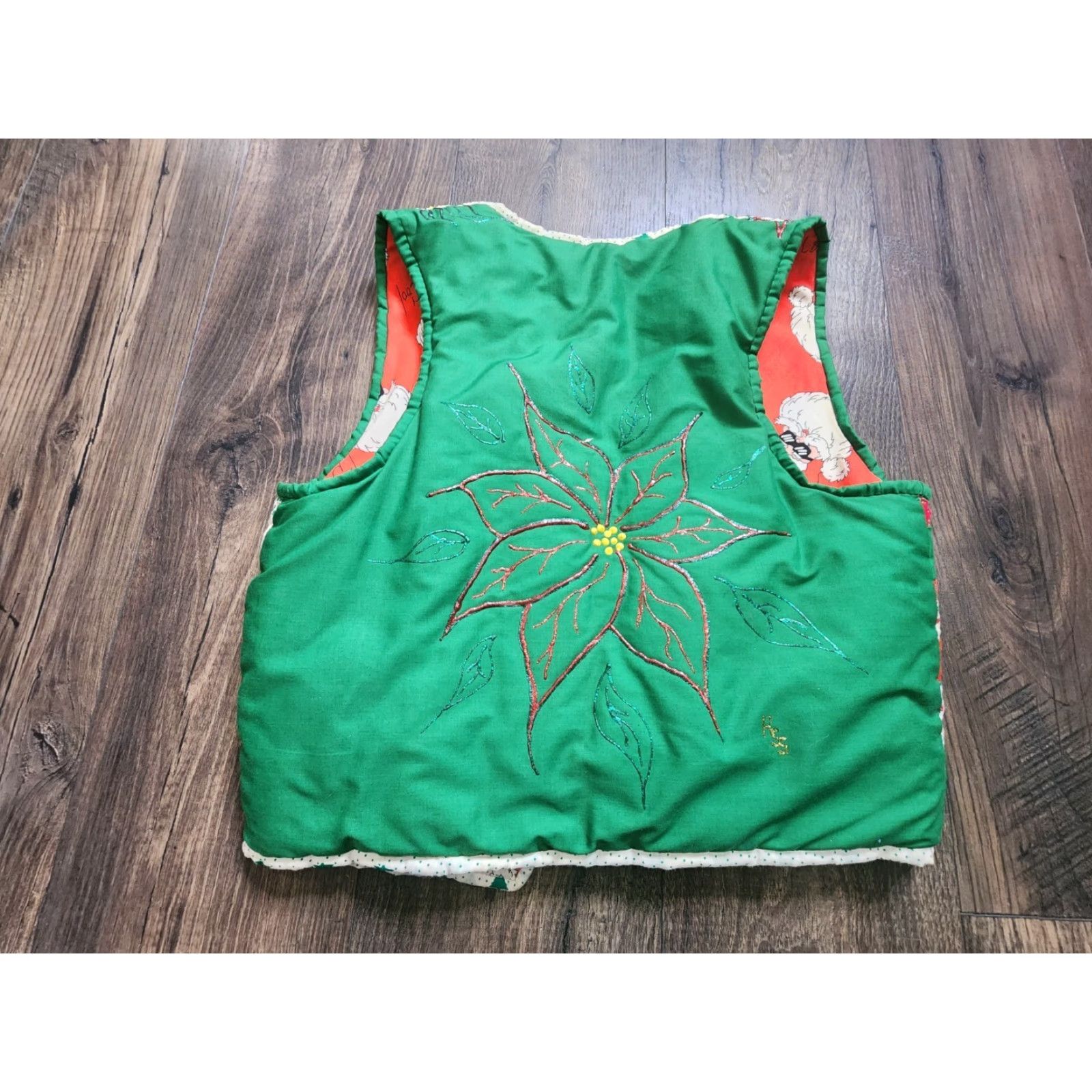 Vintage VTG Unbranded Quilted Vest Jacket S Reversible Red Cotton Button Front Padded 2 Pockets Inside and Out Christmas Santa Claus Theme 90s? Size S / US 4 / IT 40 - 7 Thumbnail