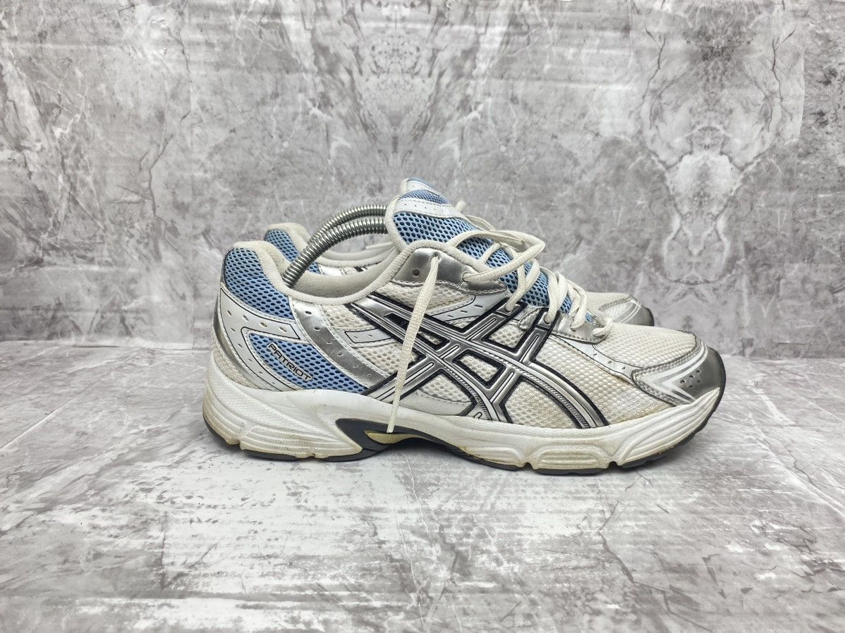 image of Asics Sneakers Vintage Gorpcore in White, Men's (Size 11)