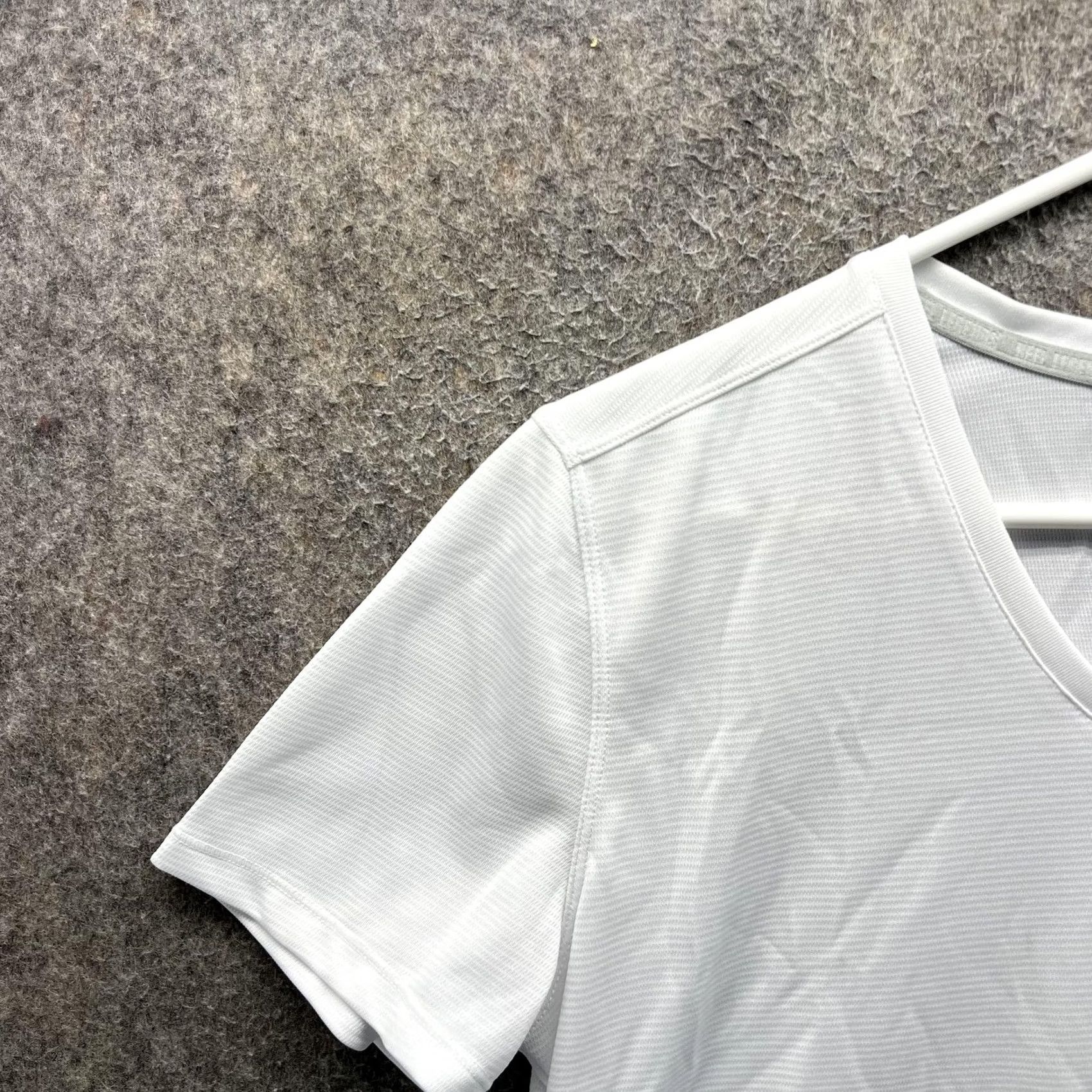Vintage Reel Legends Freeline Shirt Mens M White V-Neck Short Sleeve Performance Fishing Tee Top Size US M / EU 48-50 / 2 - 6 Thumbnail