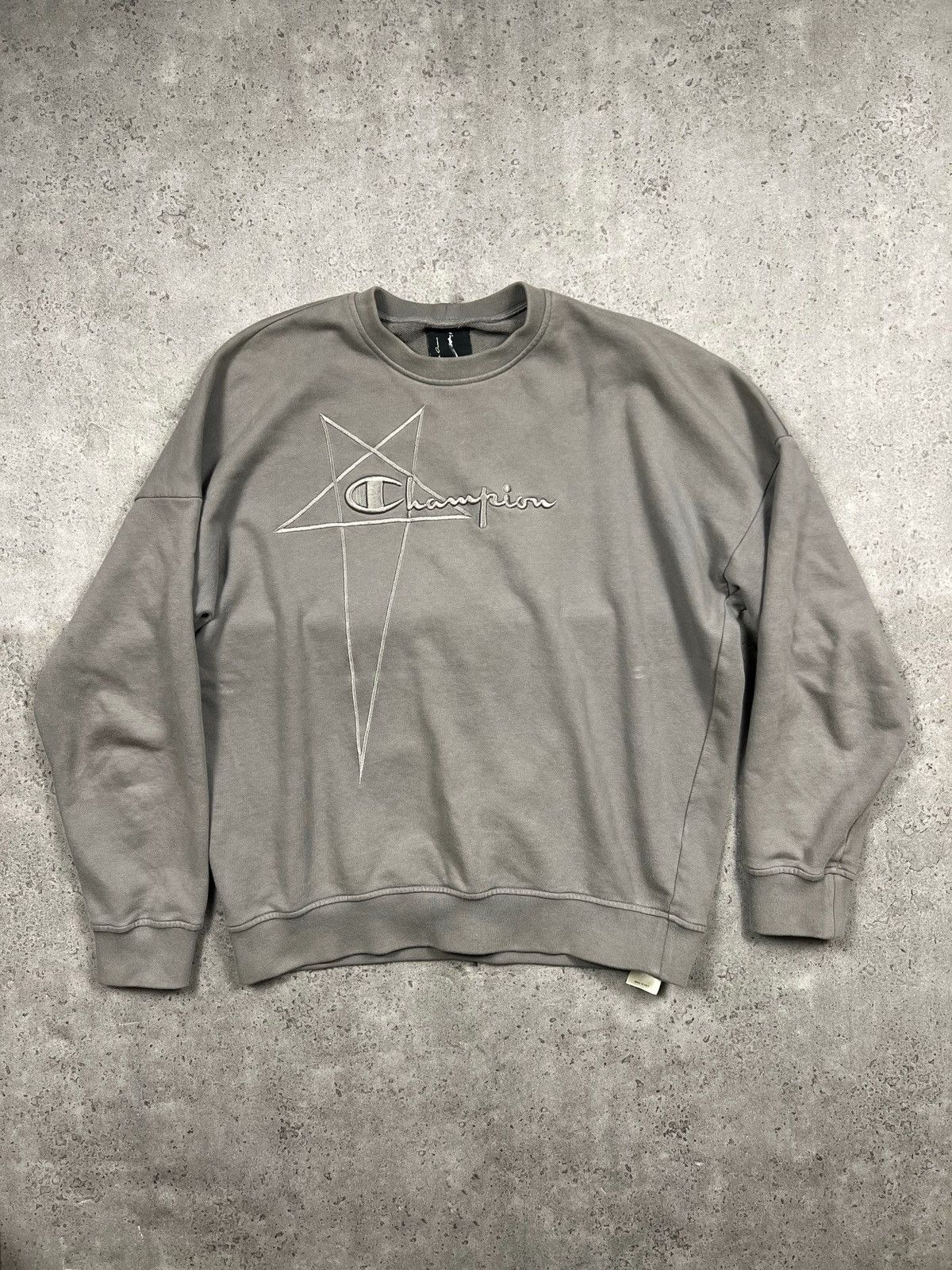 Champion × Designer × Rick Owens Rick Owens x Champion Logo Crewneck designer avantgarde Size US M / EU 48-50 / 2 - 1 Thumbnail