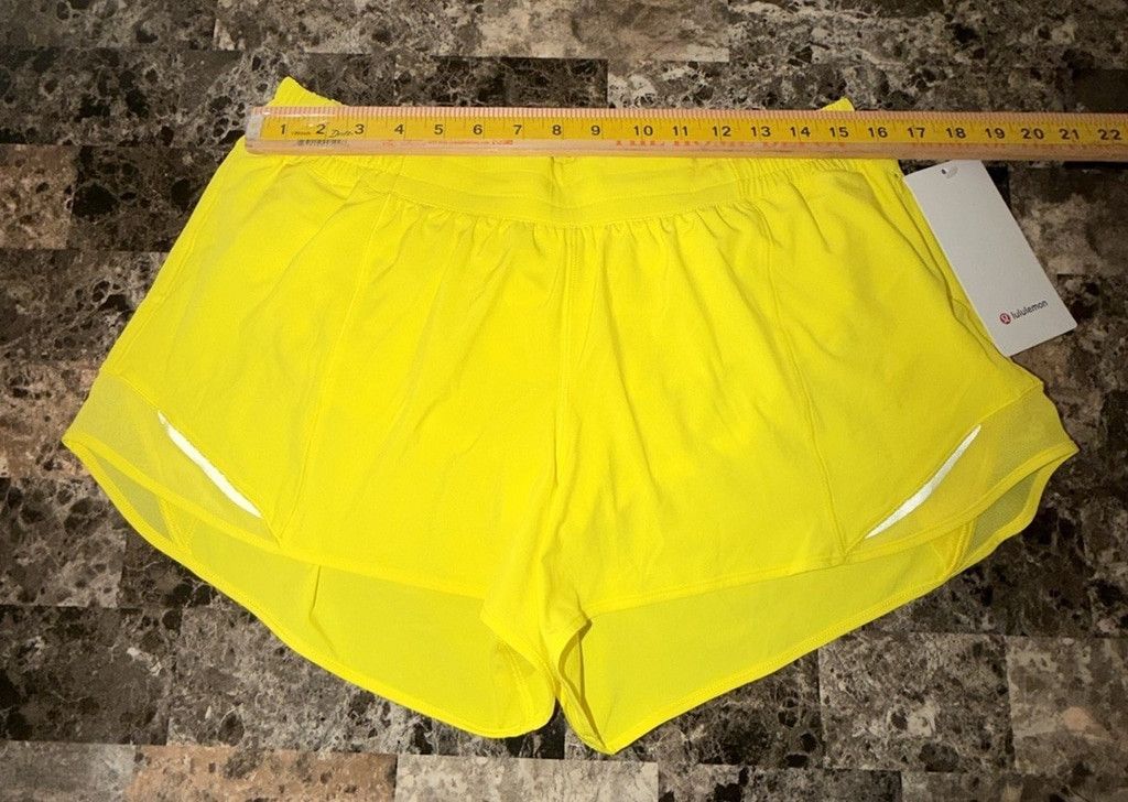 Lululemon LULULEMON HOTTY HOT SHORT 4” LR LINED SONIC YELLOW 14 NWT Size 36" / US 14 / IT 50 - 6 Thumbnail