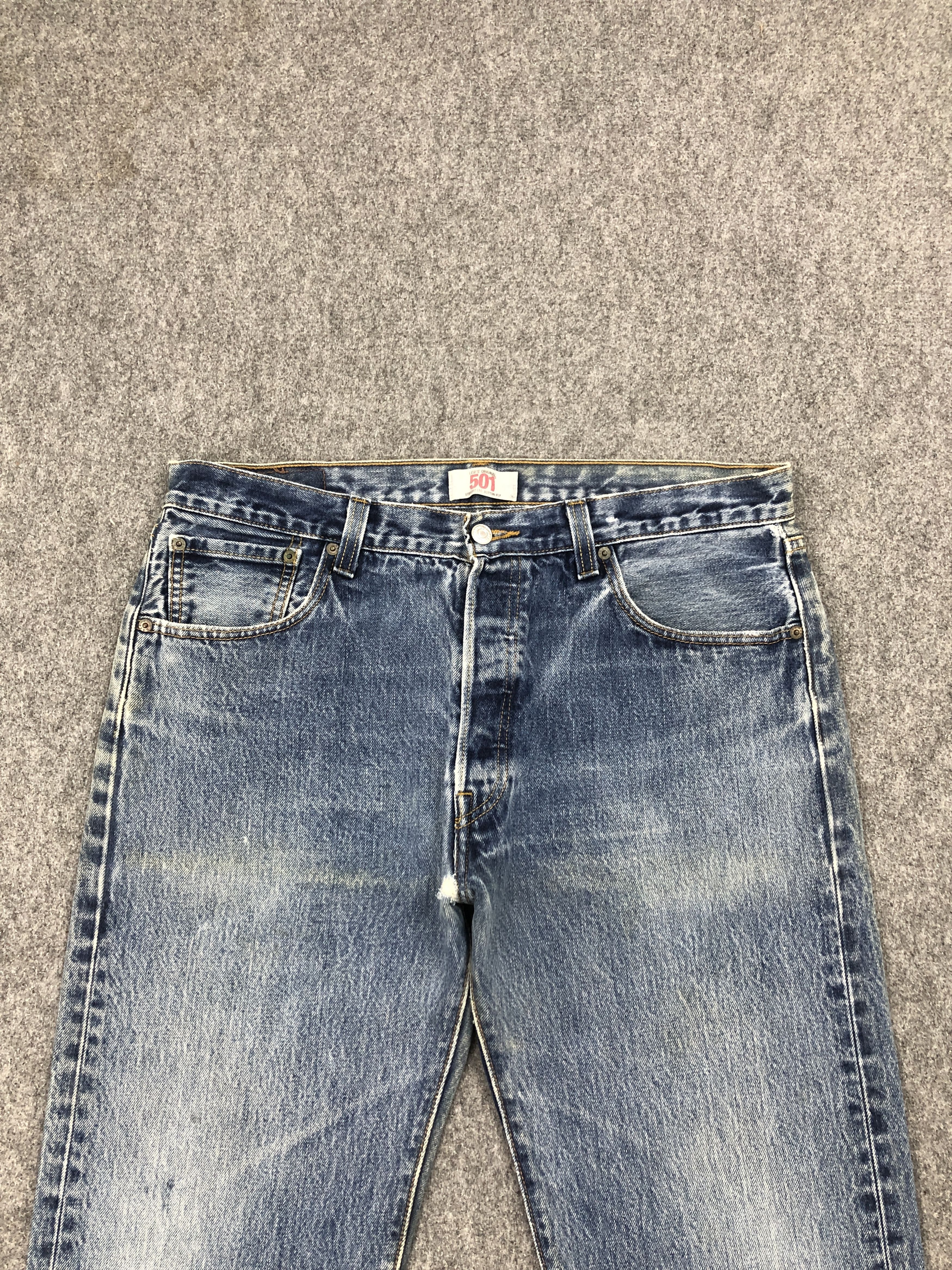Levi's × Vintage Faded Blue Vintage 90s Levis 501 Denim Jeans Size US 35 - 2 Thumbnail