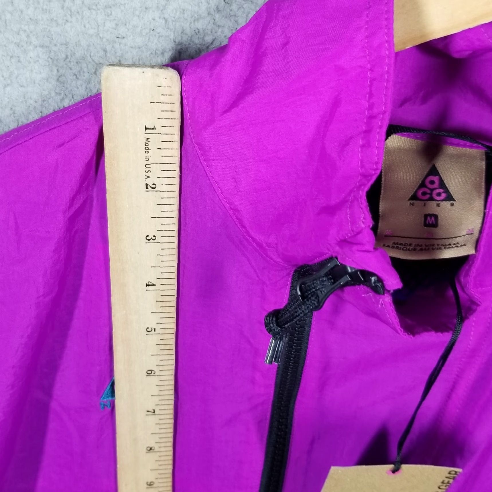 Nike ACG VINTAGE Nike Womens M ACG NRG Packable Anorak Jacket BQ3615-551 Vivid Purple/blue Force Size M / US 6-8 / IT 42-44 - 5 Thumbnail
