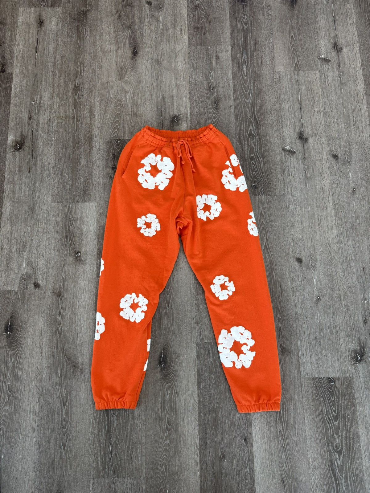DENIM TEARS Denim Tears “The Cotten Wreath” Sweatpants (ORANGE) Size US 32 / EU 48 - 1 Thumbnail