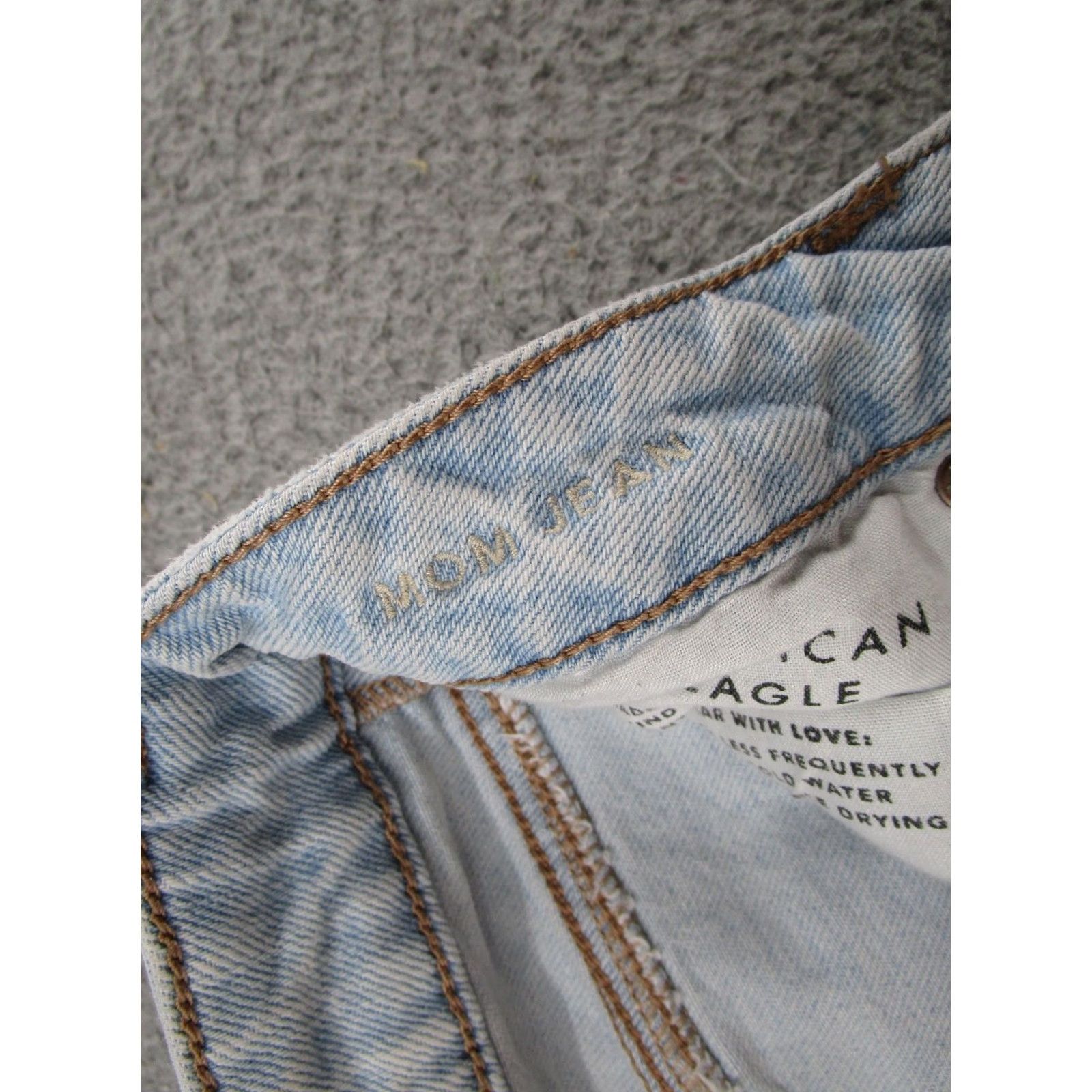 American Eagle Outfitters American Eagle Outfitters Jeans Distressed High Rise Mom Size 6 Light Wash Denim Blue 5-Pocket Womens Size 28" / US 6 / IT 42 - 6 Thumbnail