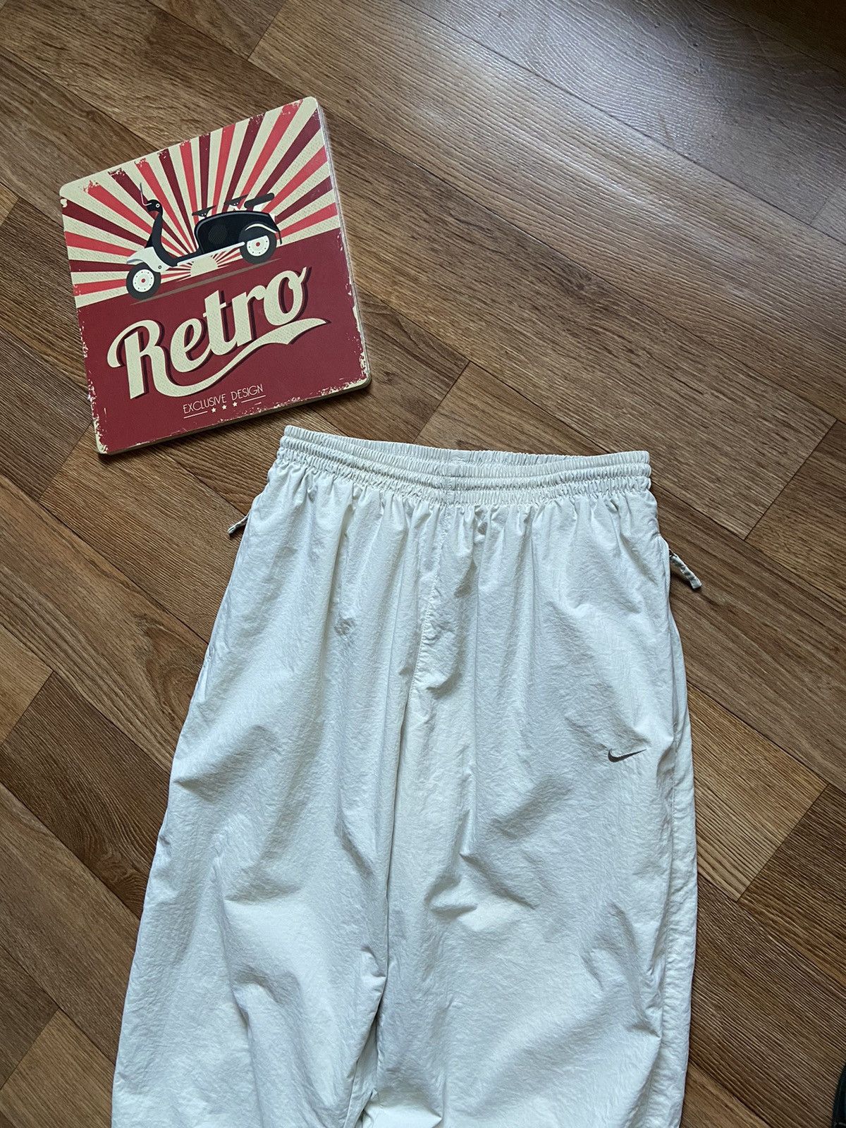 Nike Vintage Nike Swoosh Baggy Sweatpants Size US 32 / EU 48 - 4 Thumbnail
