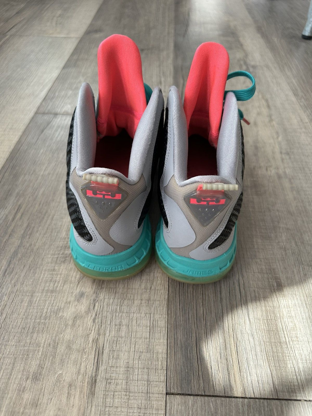 Nike South beach Lebrons Size US 8 / IT 38 - 4 Thumbnail