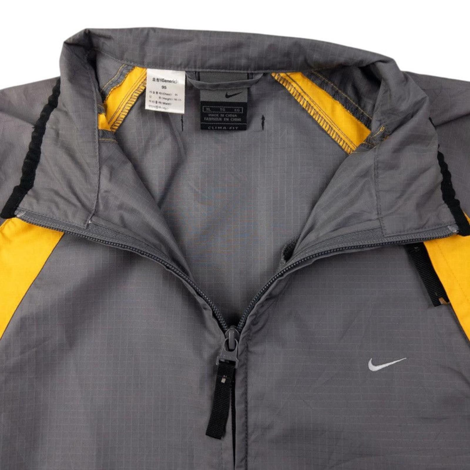 Nike Vintage Nike Climafit Zip Up Jacket Size M Size US M / EU 48-50 / 2 - 4 Thumbnail