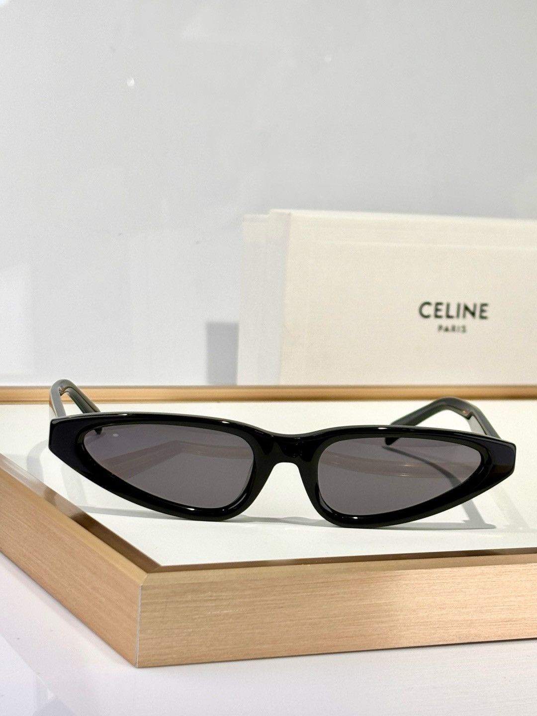Celine CELINE Black Cat-Eye Sunglasses – Elegant and Timeless Size ONE SIZE - 2 Thumbnail