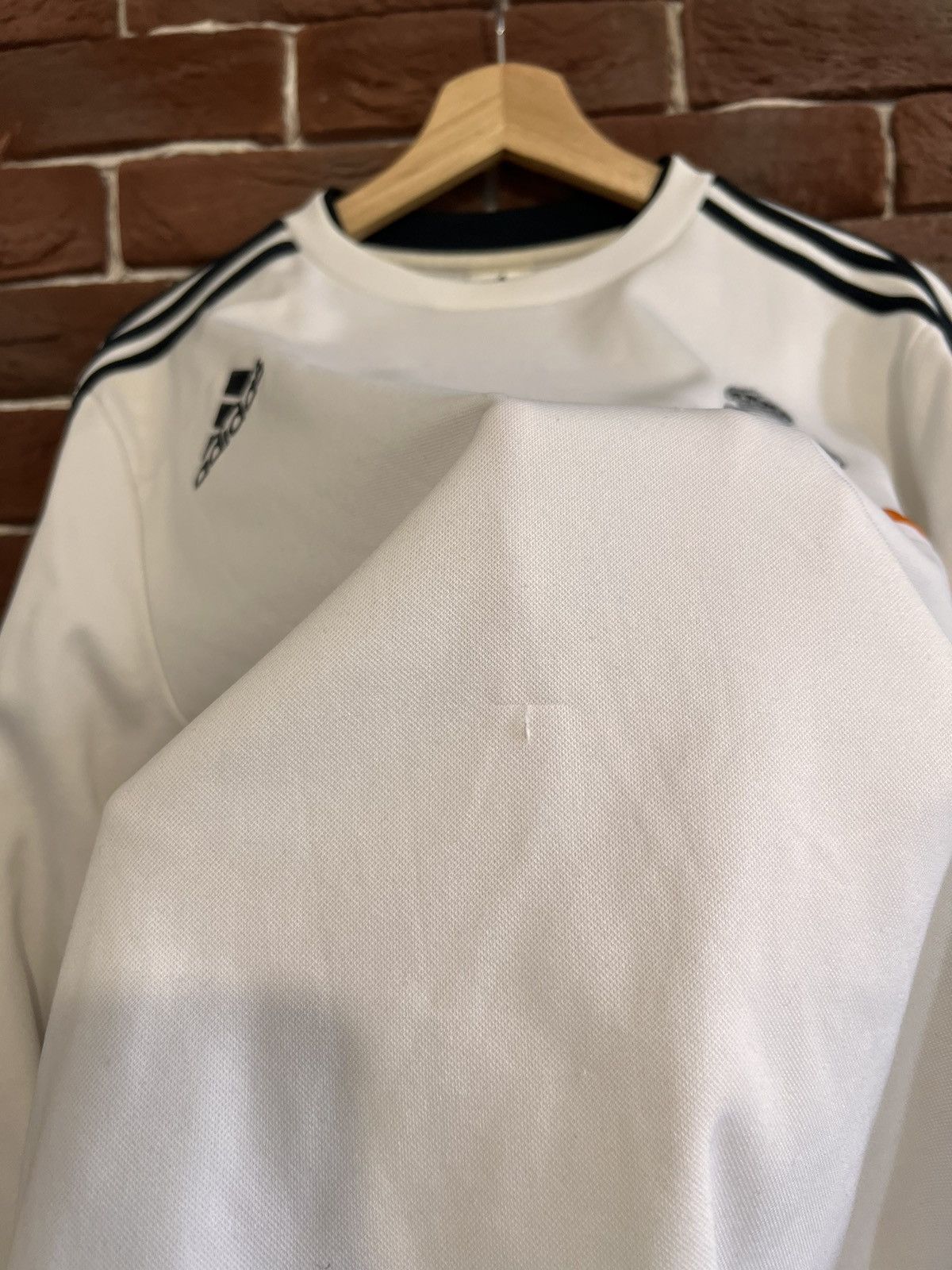 Other Adidas Real Madrid Football Crewneck M White Hype Soccer Size US M / EU 48-50 / 2 - 5 Thumbnail