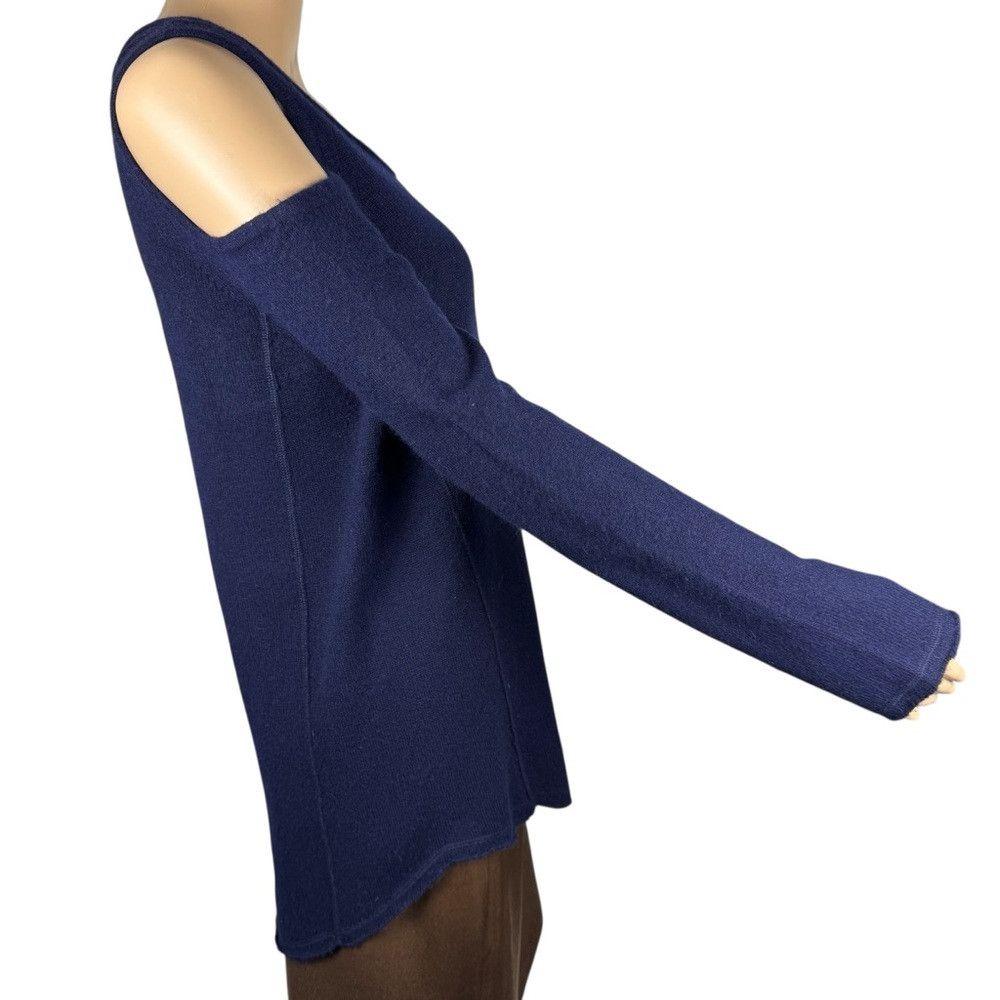 AQUA Aqua Cashmere Cold Shoulder Navy Sweater Size M Size M / US 6-8 / IT 42-44 - 3 Thumbnail