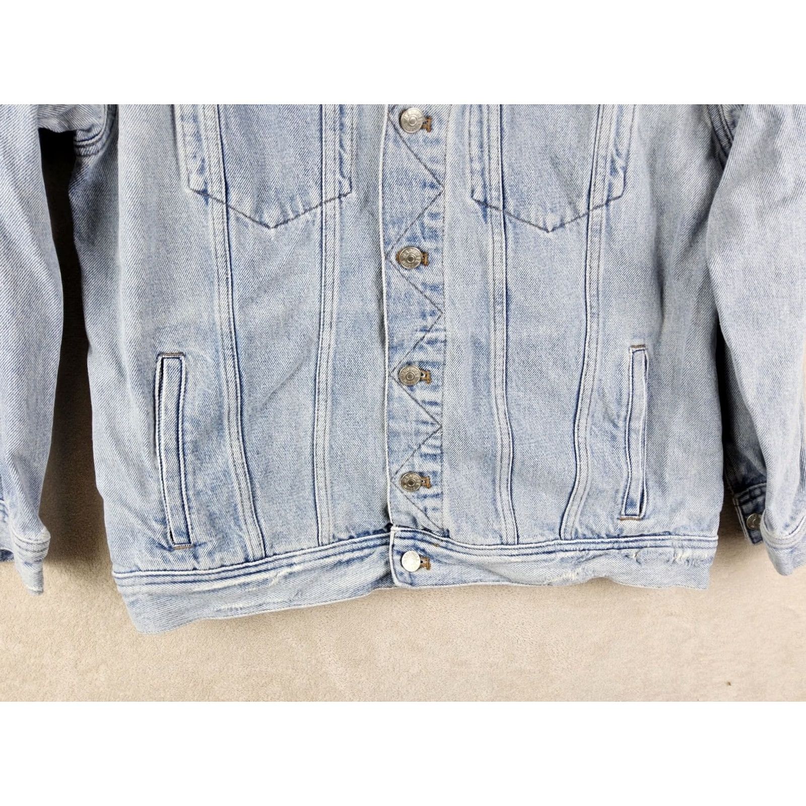 Madewell Madewell Jacket Denim Light Wash Oversized Women's M Short Button 42" Chest 24.5" Length Vintage? No, Regular Blue Basic Jacket Casual Style - Size 32" / US 10 / IT 46 - 5 Thumbnail