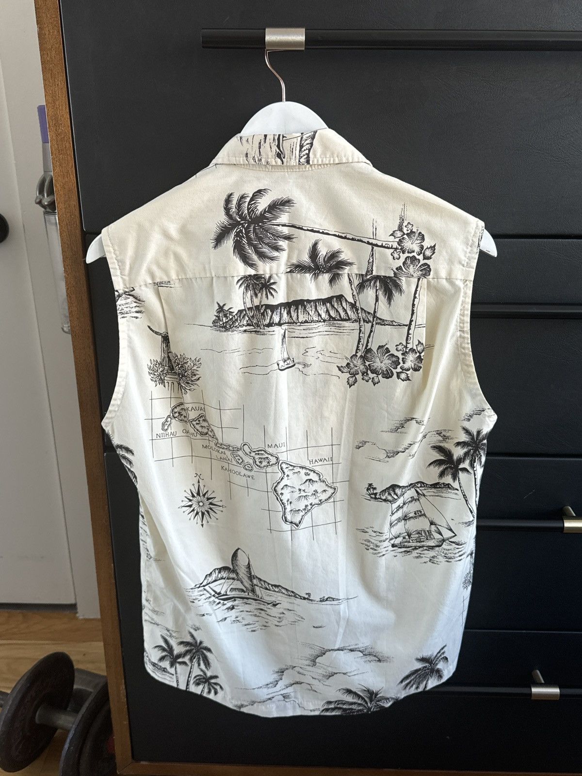 Vintage Vintage Hawaiian sleeveless button down Size US S / EU 44-46 / 1 - 1 Thumbnail