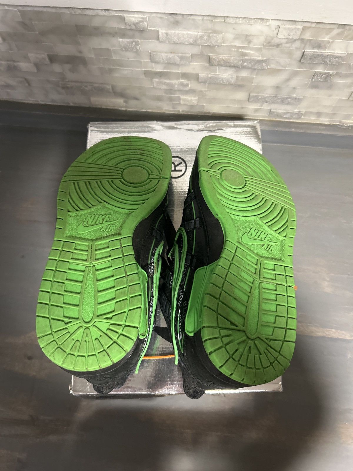 Nike × Off-White Off white x nike air rubber dunk green strike Size US 9.5 / EU 42-43 - 2 Thumbnail