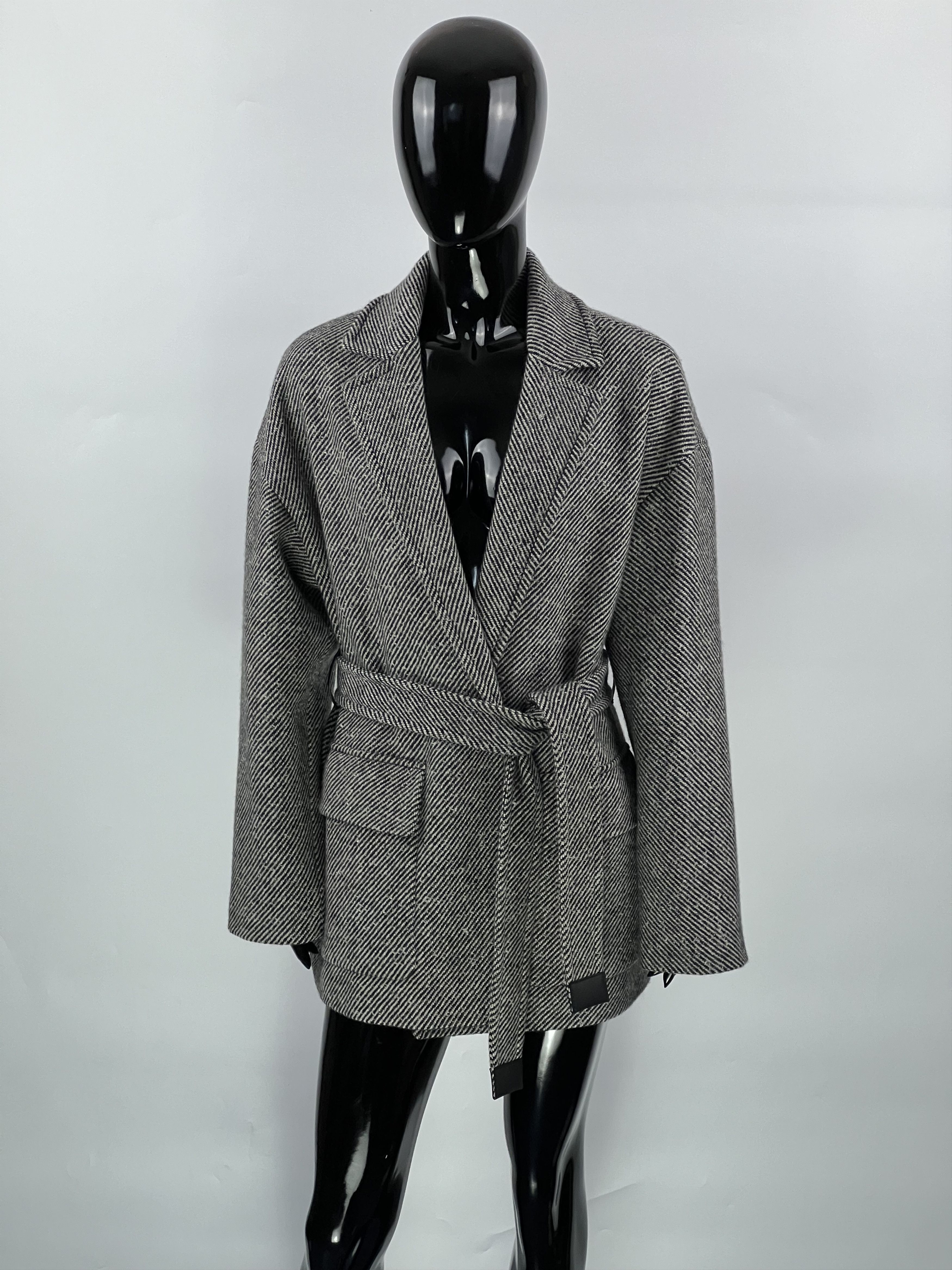 Loro Piana Loro Piana Women's 100% Cashmere Coat Size S/M Oversized Size S / US 4 / IT 40 - 2 Thumbnail