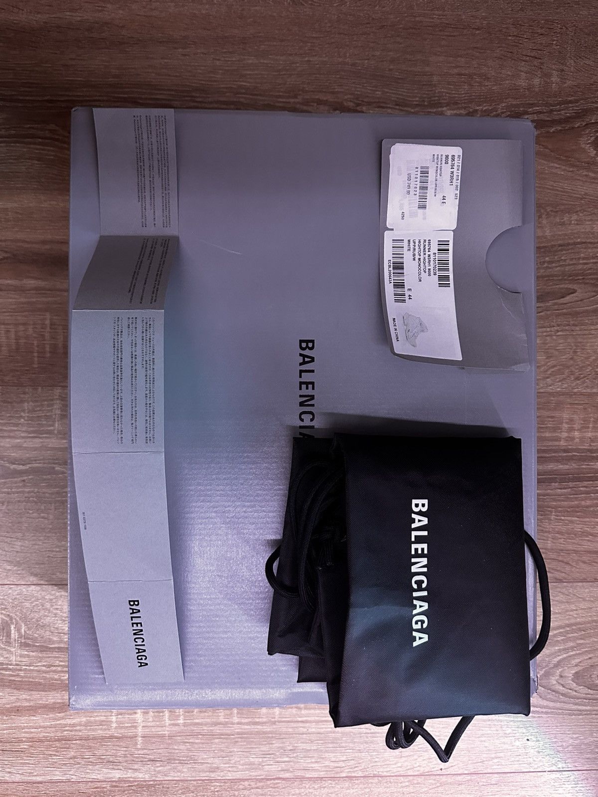 Balenciaga Balenciaga Runner Hightop Monocolor white Size US 10 / EU 43 - 16 Thumbnail
