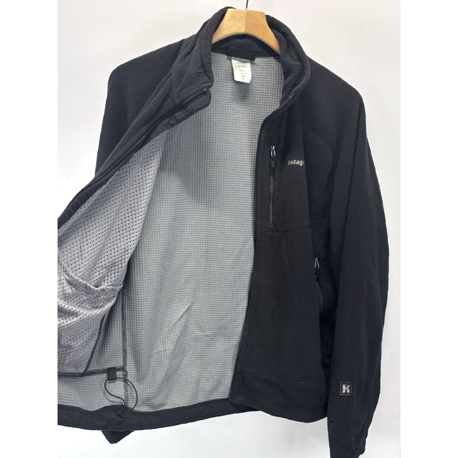 Patagonia Vtg Patagonia R4 Fleece Jacket Sz Large Men’s Black Full Zip Made USA READ Size US L / EU 52-54 / 3 - 4 Thumbnail