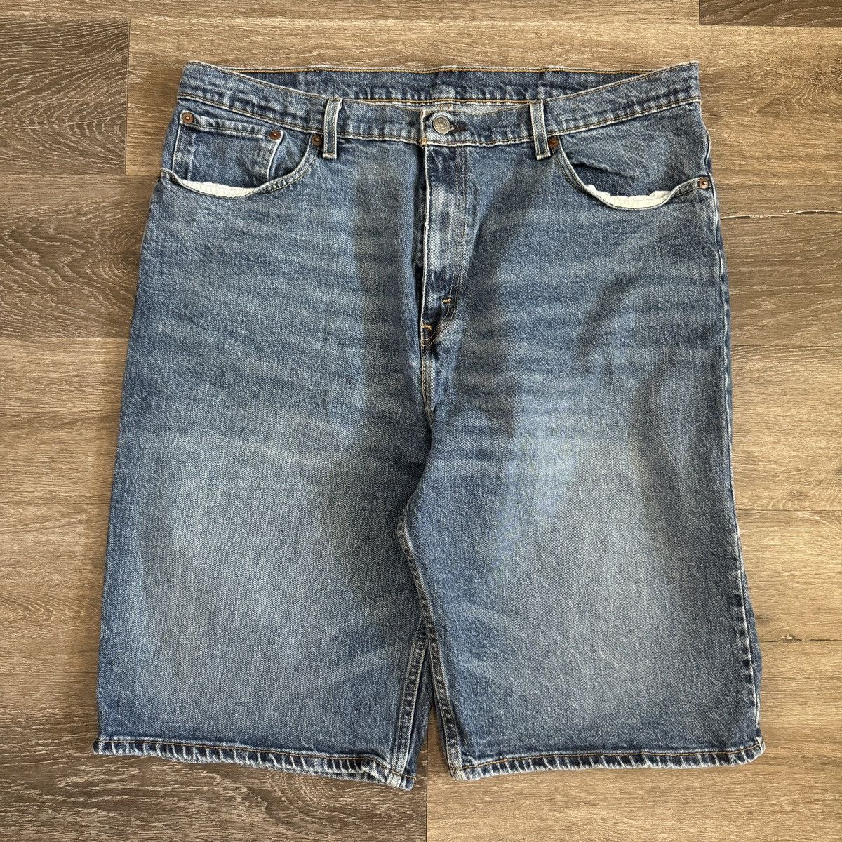 Levi's × Vintage Essential Vintage Y2K Levi’s wide leg shorts Size US 38 / EU 54 - 2 Thumbnail