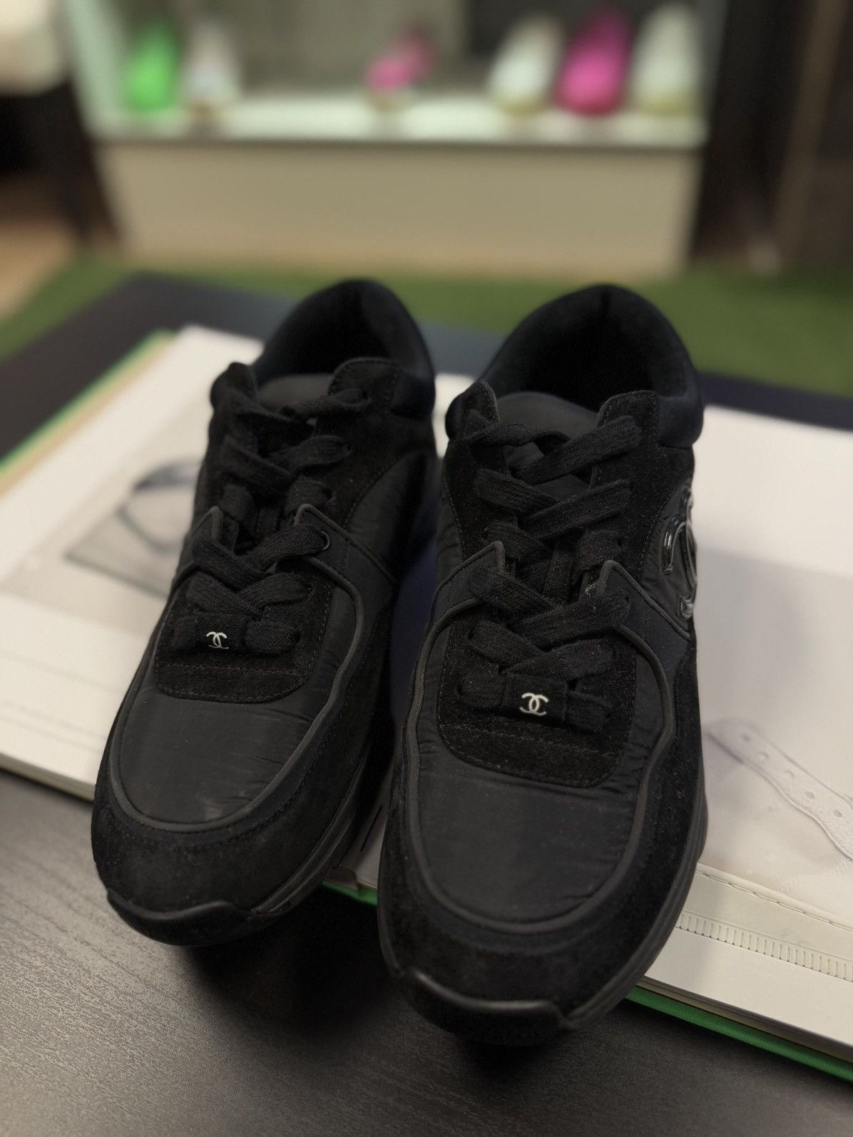 Chanel 38EU/8US - Chanel Interlocking CC Logo Suede Trainer Shoes Size US 8 / IT 38 - 6 Thumbnail