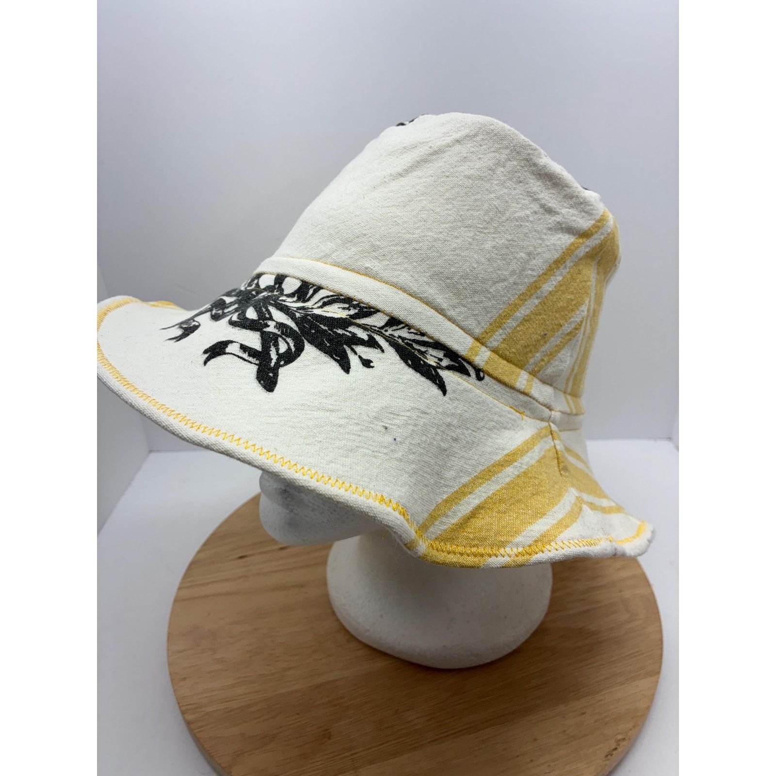 Other Upcycled Cotton Bucket Hat – Bee & Botanical Print Size ONE SIZE - 2 Thumbnail