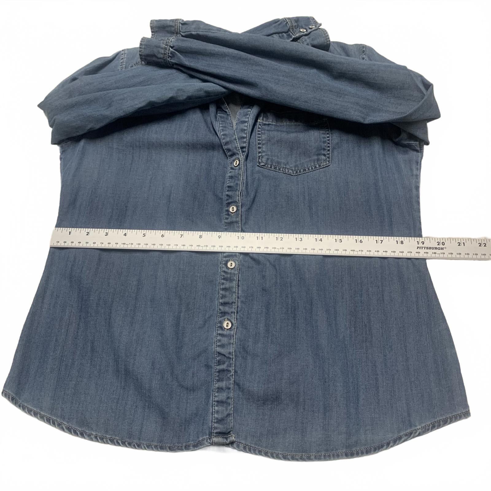 Kendrick Lamar Kenar Women's M Light Blue Denim Button Down Shirt Size M / US 6-8 / IT 42-44 - 5 Thumbnail