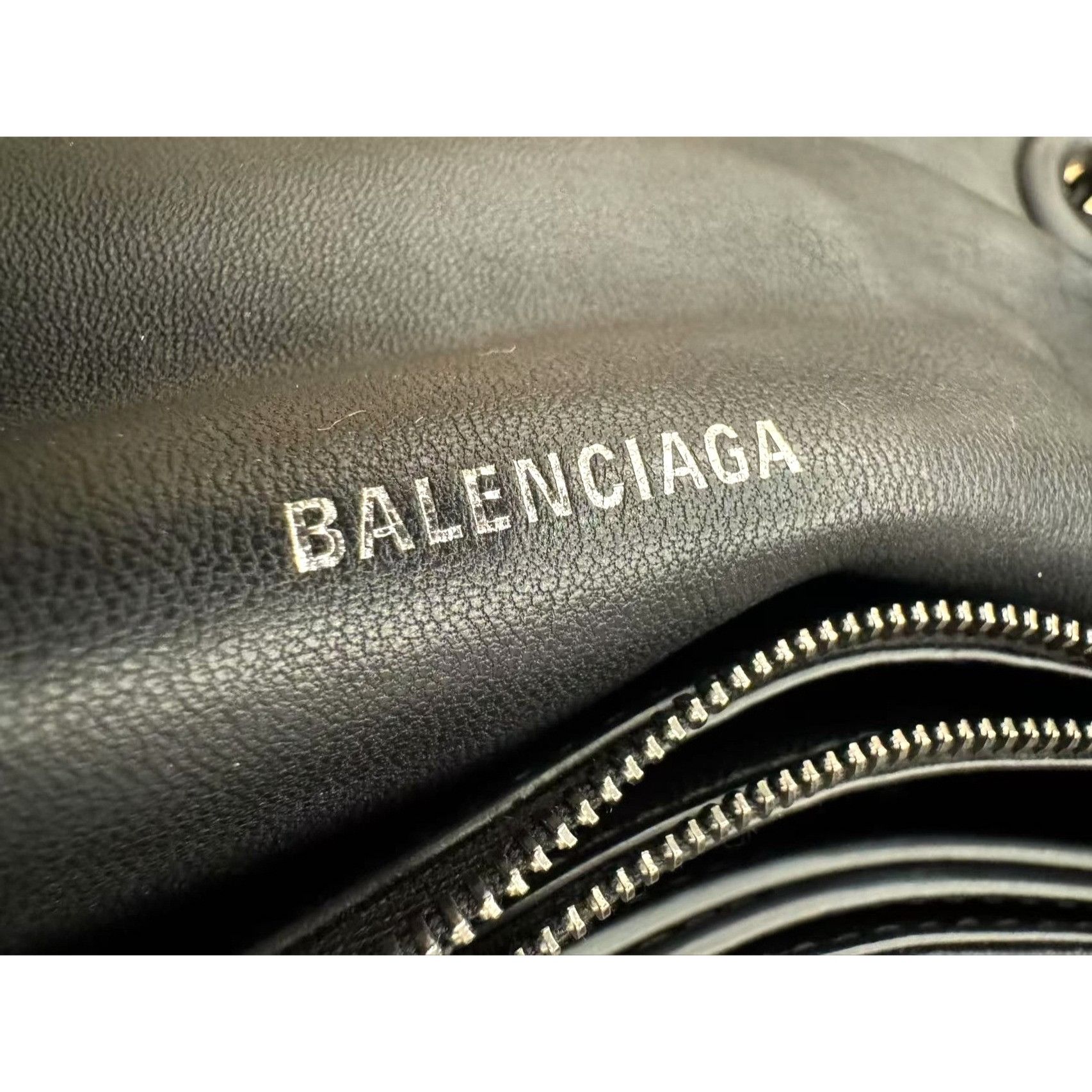 Balenciaga Balenciaga Quilted Black Leather Shoulder Bag With Chain Str Size ONE SIZE - 3 Thumbnail