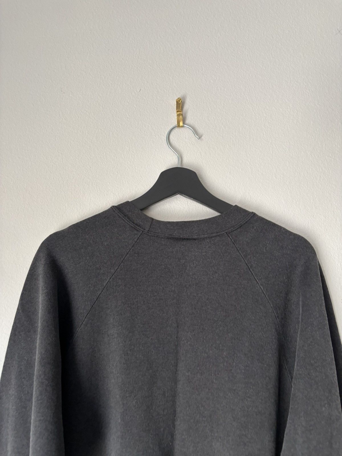 Vintage Vintage 80s Faded Gold’s Gym Crewneck Sweatshirt Size US L / EU 52-54 / 3 - 10 Thumbnail