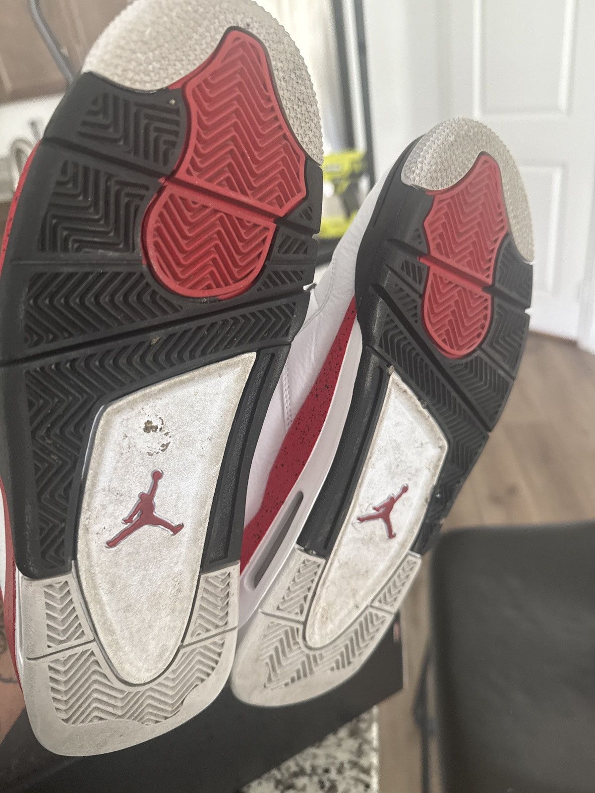 Jordan Brand Jordan 4 red cements Size US 8 / EU 41 - 6 Thumbnail