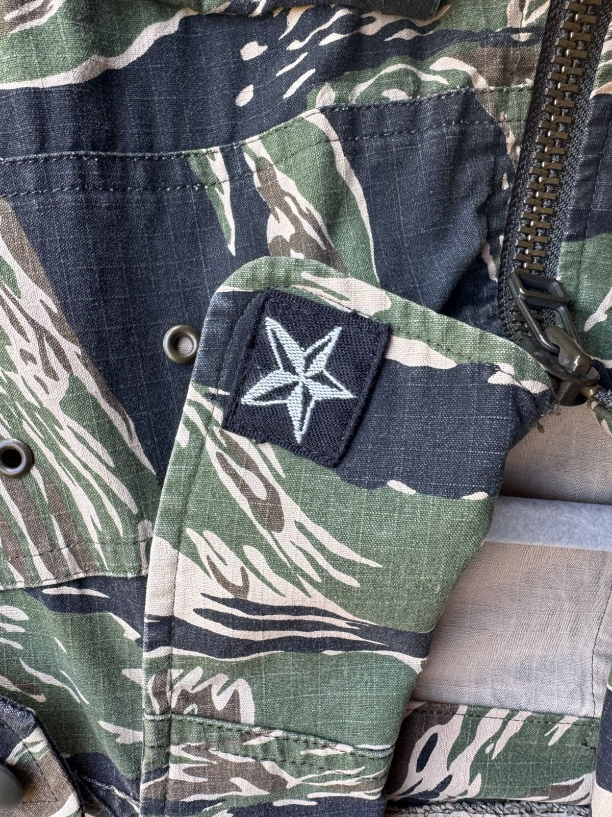 Undercover Undercover SS05 But Beautiful Reconstructed Jacket Size US L / EU 52-54 / 3 - 8 Thumbnail