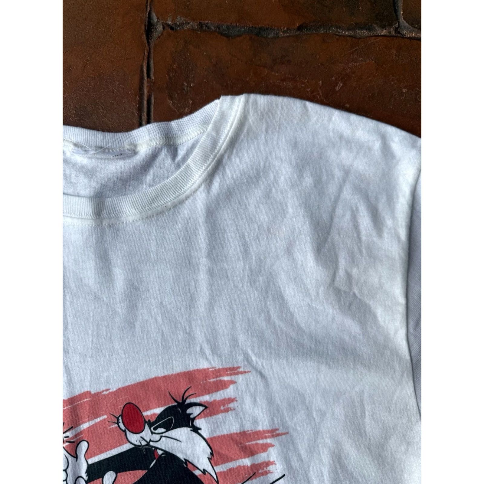 Vintage VINTAGE Looney Tunes Olympics 1996 Gold T-Shirt Women’s Medium Tweety Sylvester Size M / US 6-8 / IT 42-44 - 4 Thumbnail