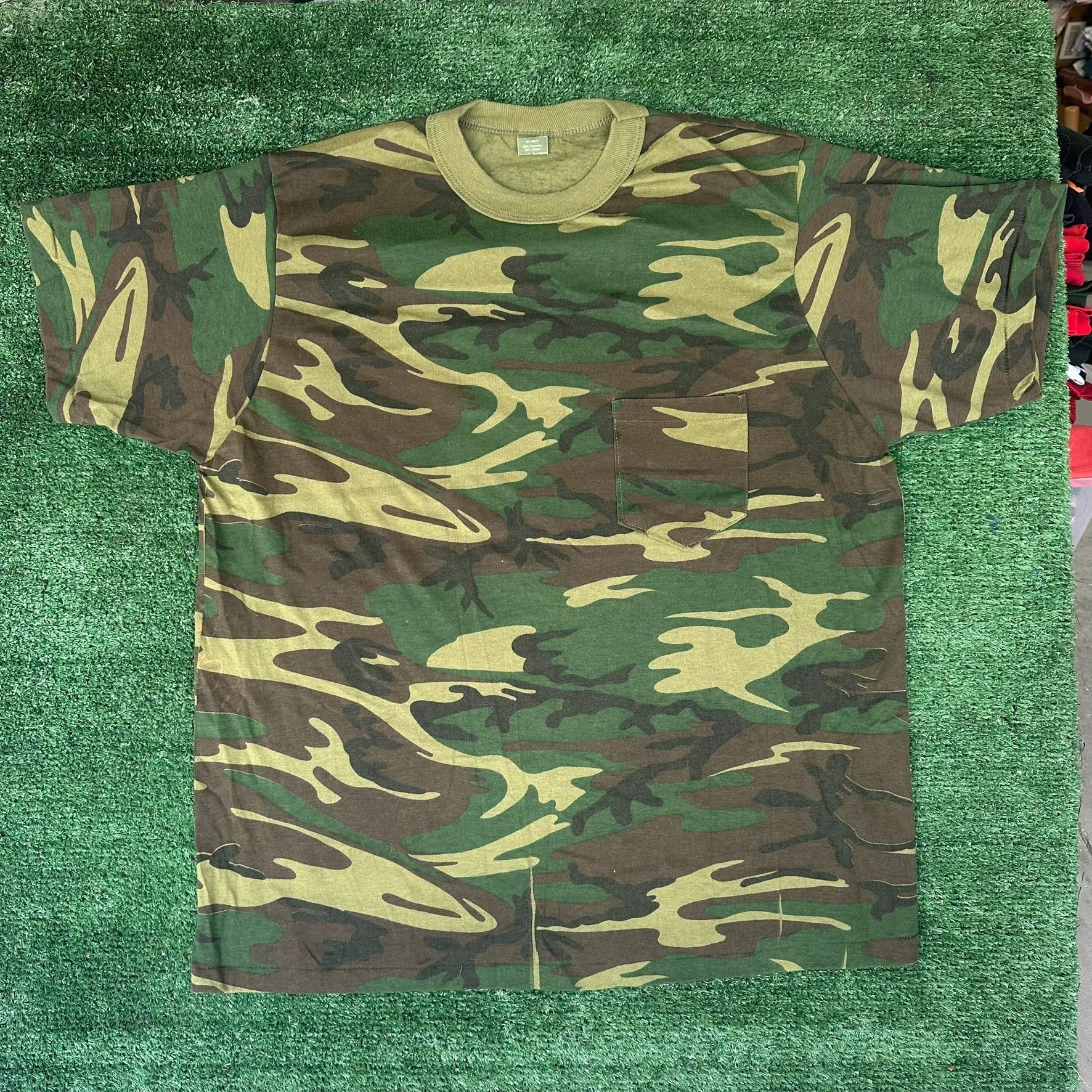 Vintage Vintage 80s M81 Woodland Camo T-Shirt Grunge Punk Single Sti Size US XL / EU 56 / 4 - 1 Thumbnail