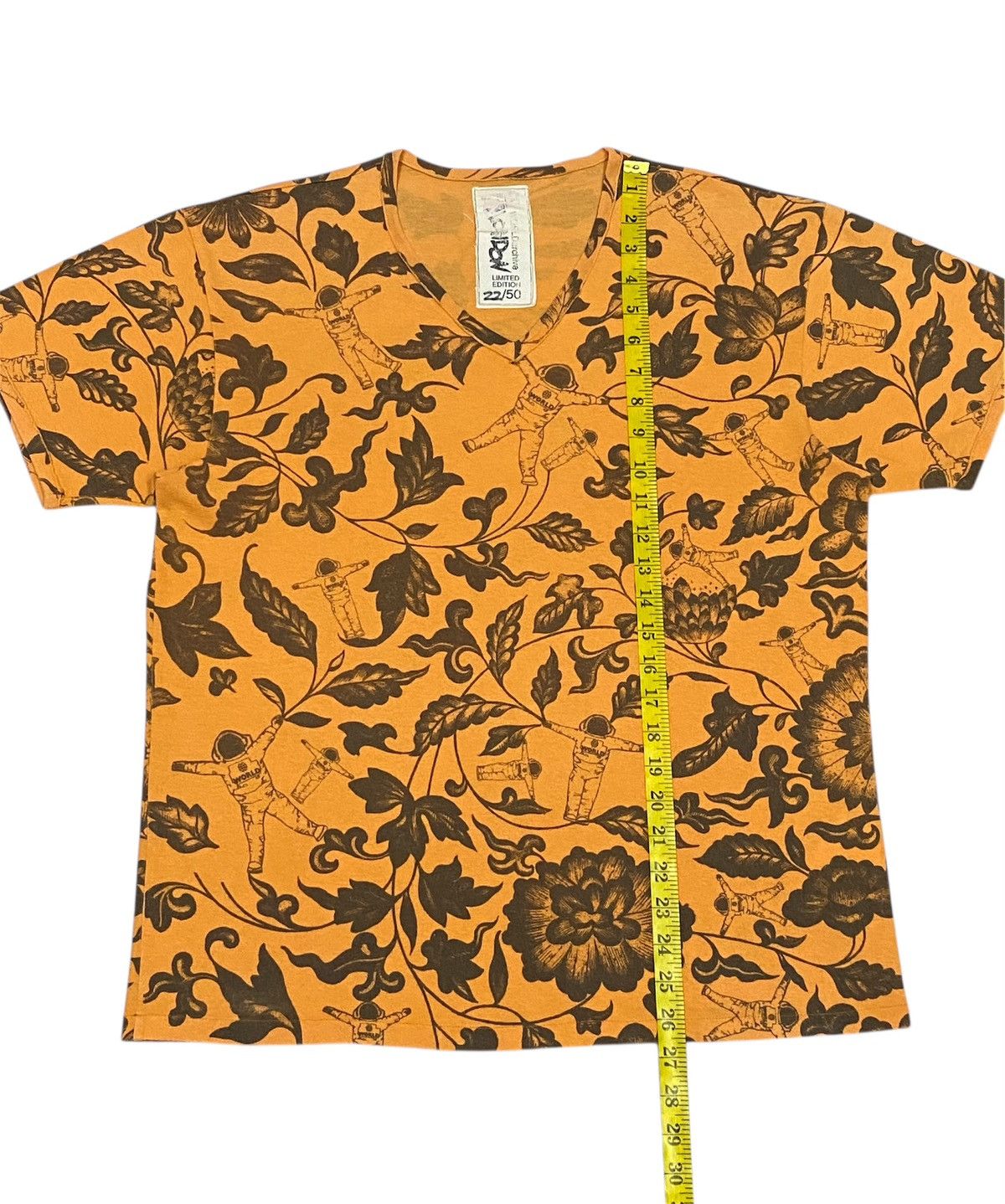 Comme des Garcons Comme Des Garçons“WORLD ARCHIVE LANDON”LIMITED EDITION 22/50 Size US M / EU 48-50 / 2 - 14 Thumbnail