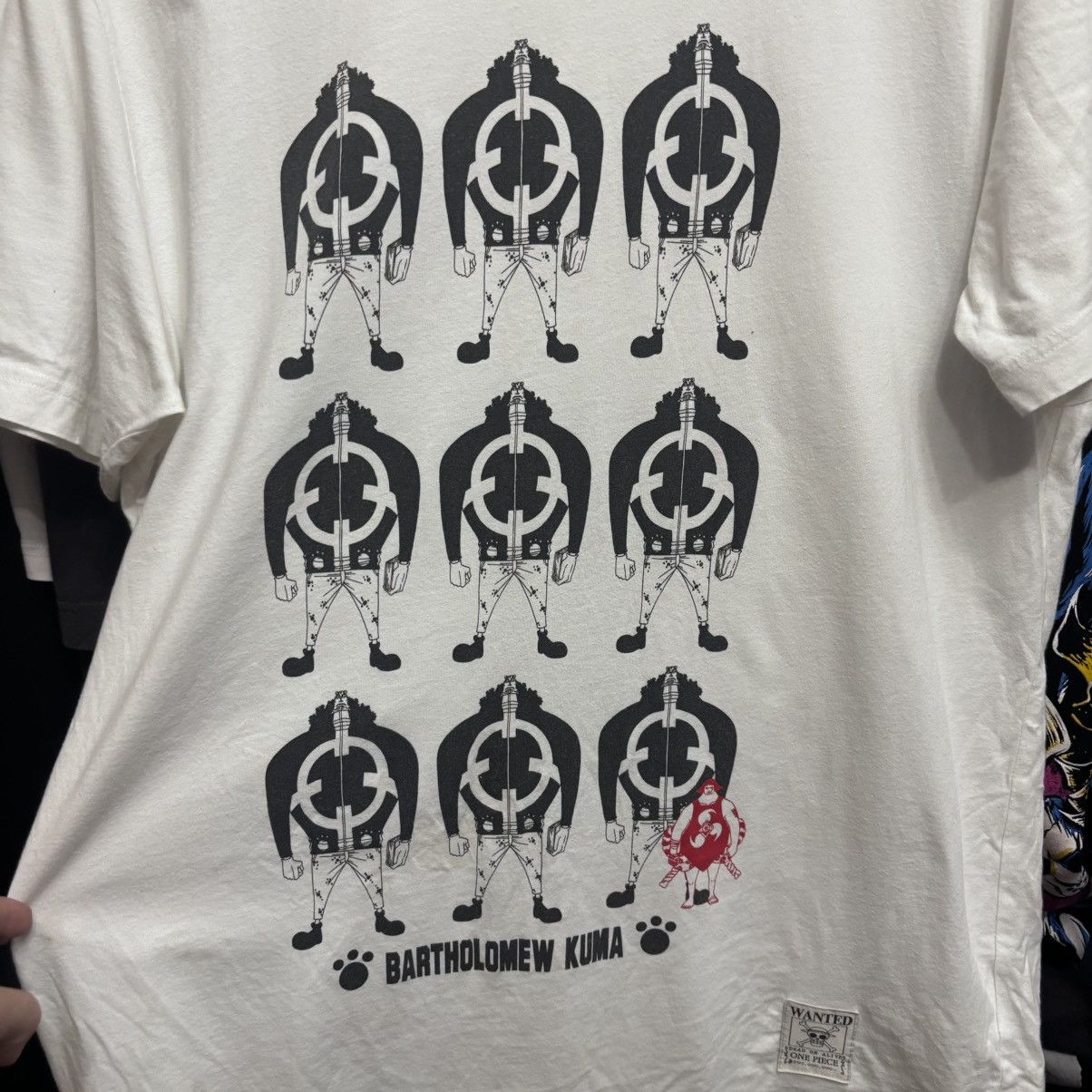 Vintage Rare Vintage One Piece x Uniqlo Japan Anime T-Shirt Size US L / EU 52-54 / 3 - 3 Thumbnail