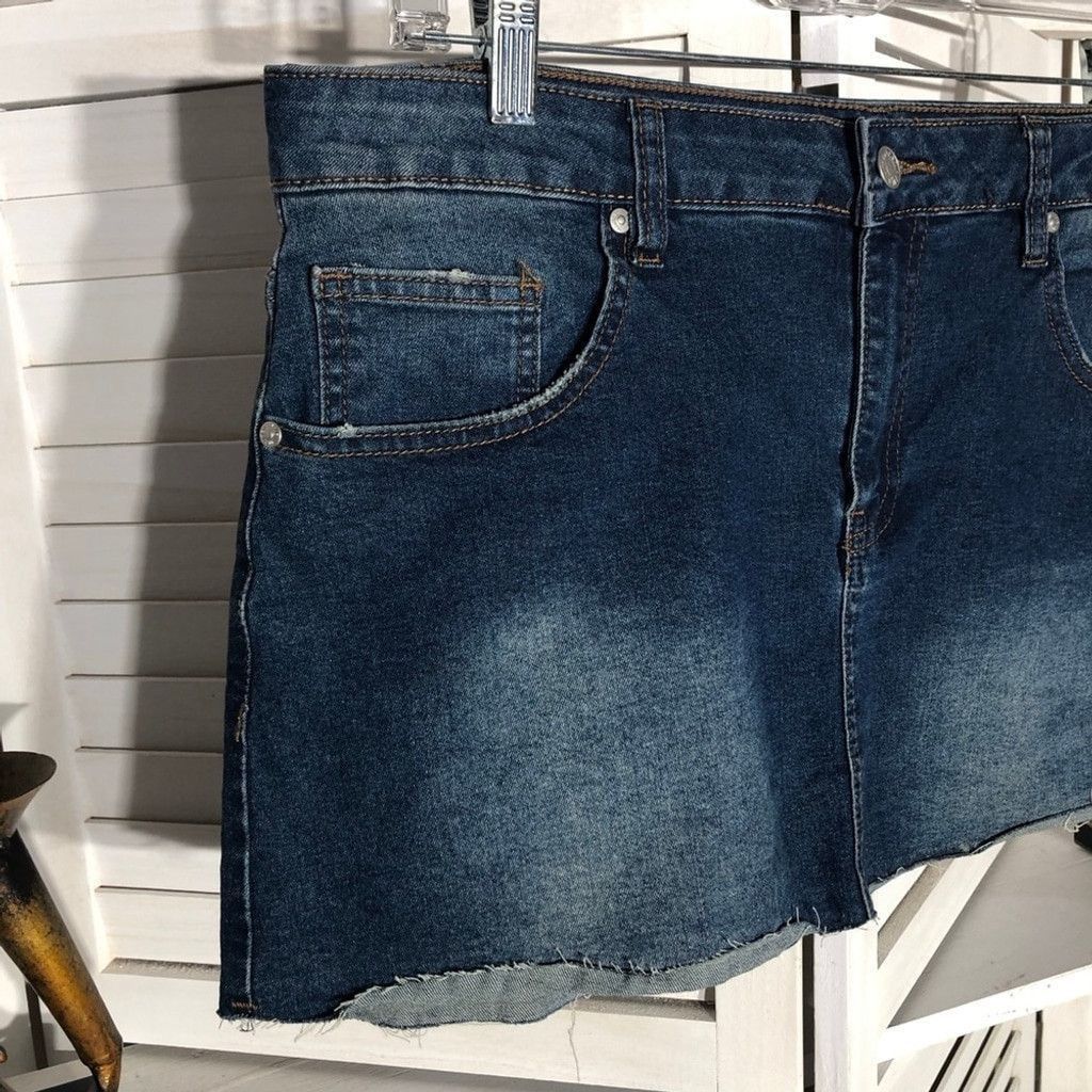 Madden NYC NWT Madden Girl Mini Skirt Raw Hemline Cotton Denim Blue L Size 34" / US 12 / IT 48 - 3 Thumbnail