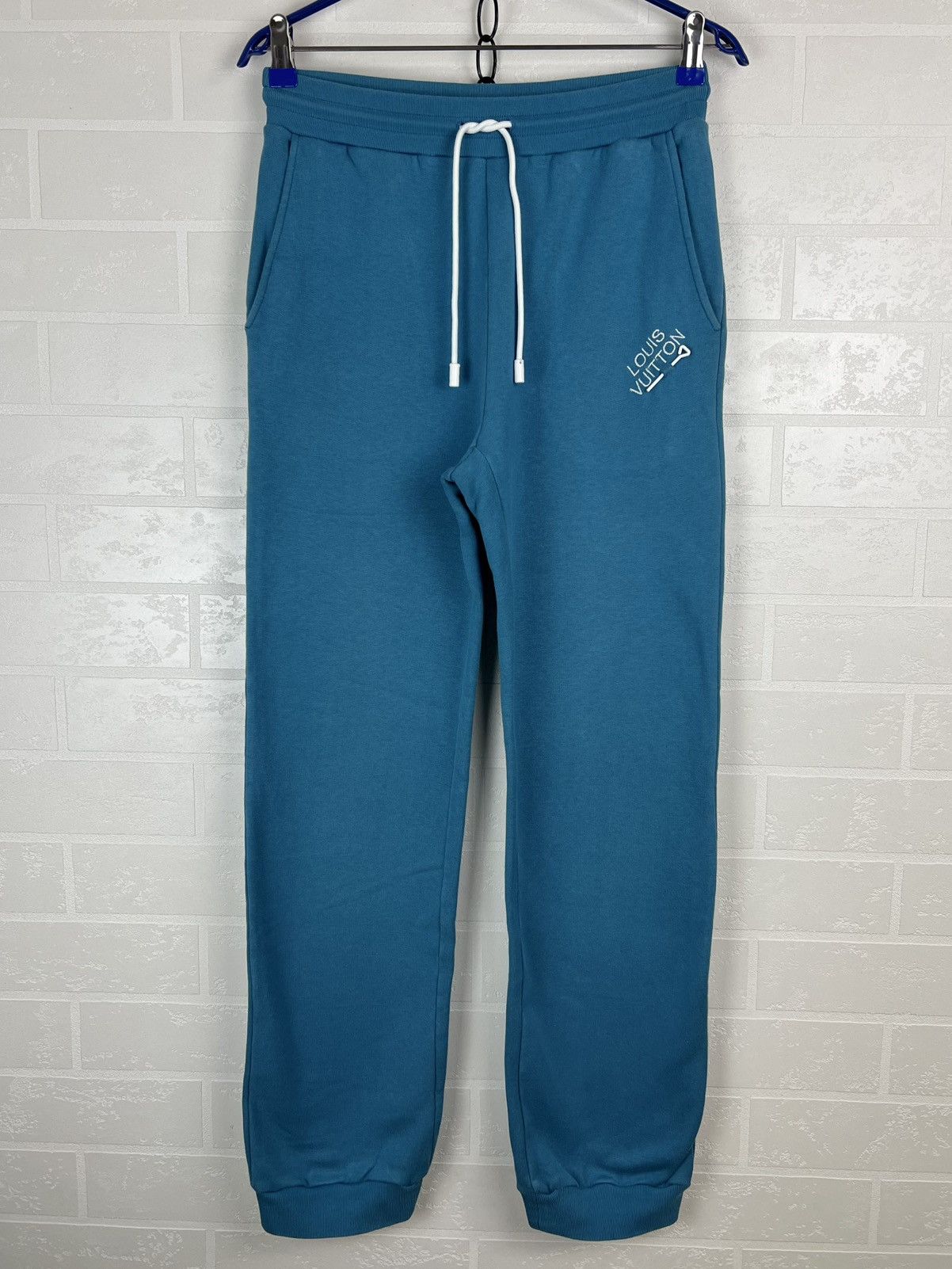 Louis Vuitton LOUIS VUITTON Sweatsuit LV Signature Logo Hoodie/Pants Set Size US S / EU 44-46 / 1 - 9 Thumbnail