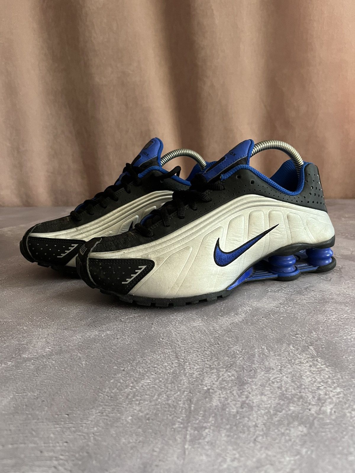 Nike Nike Shox R4 ’Metallic Silver Racer Blue’ vintage y2k bloke Size US 6 / EU 39 - 2 Thumbnail