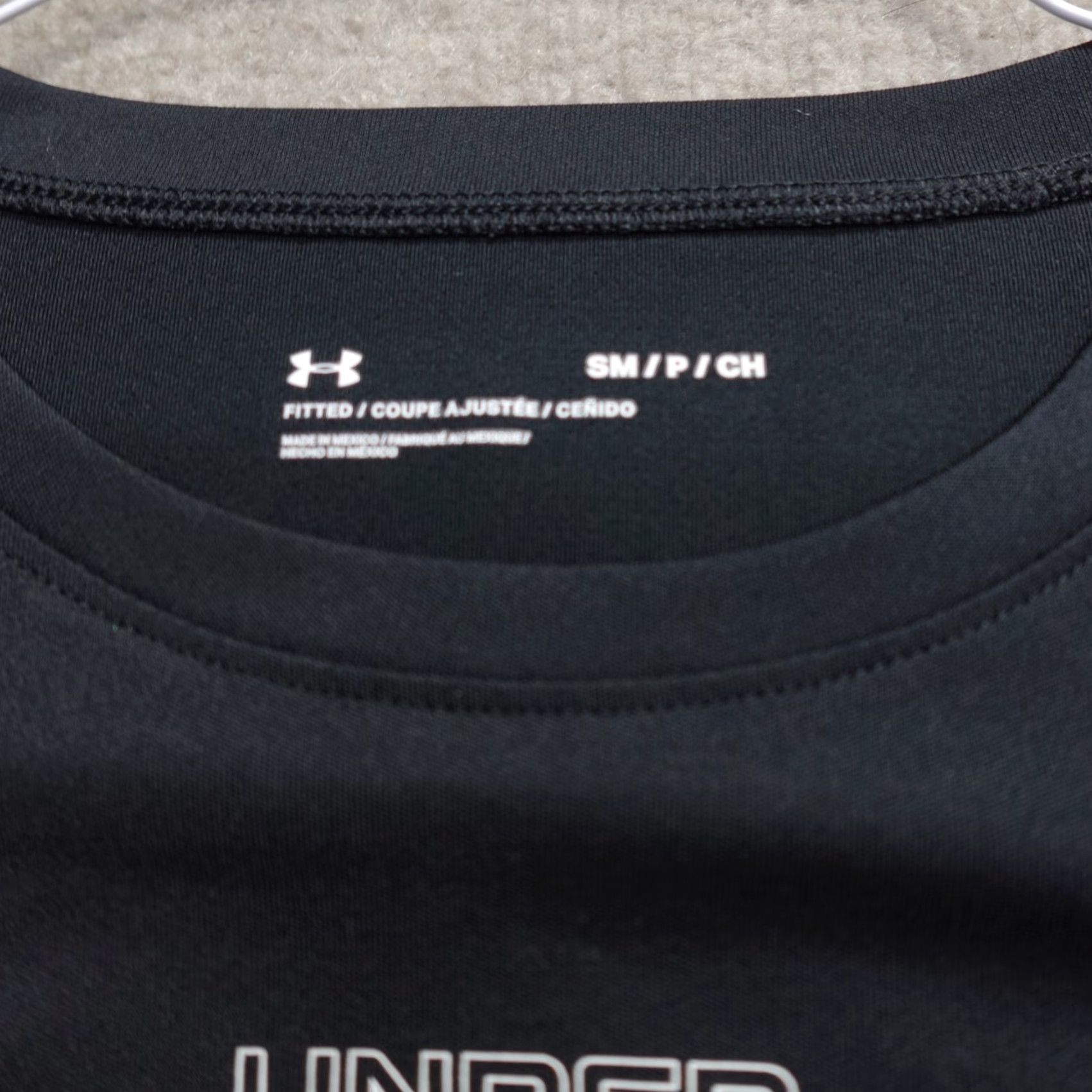 Under Armour Under Armour Womens Top Small Black Long Sleeve Fitted Size S / US 4 / IT 40 - 2 Thumbnail