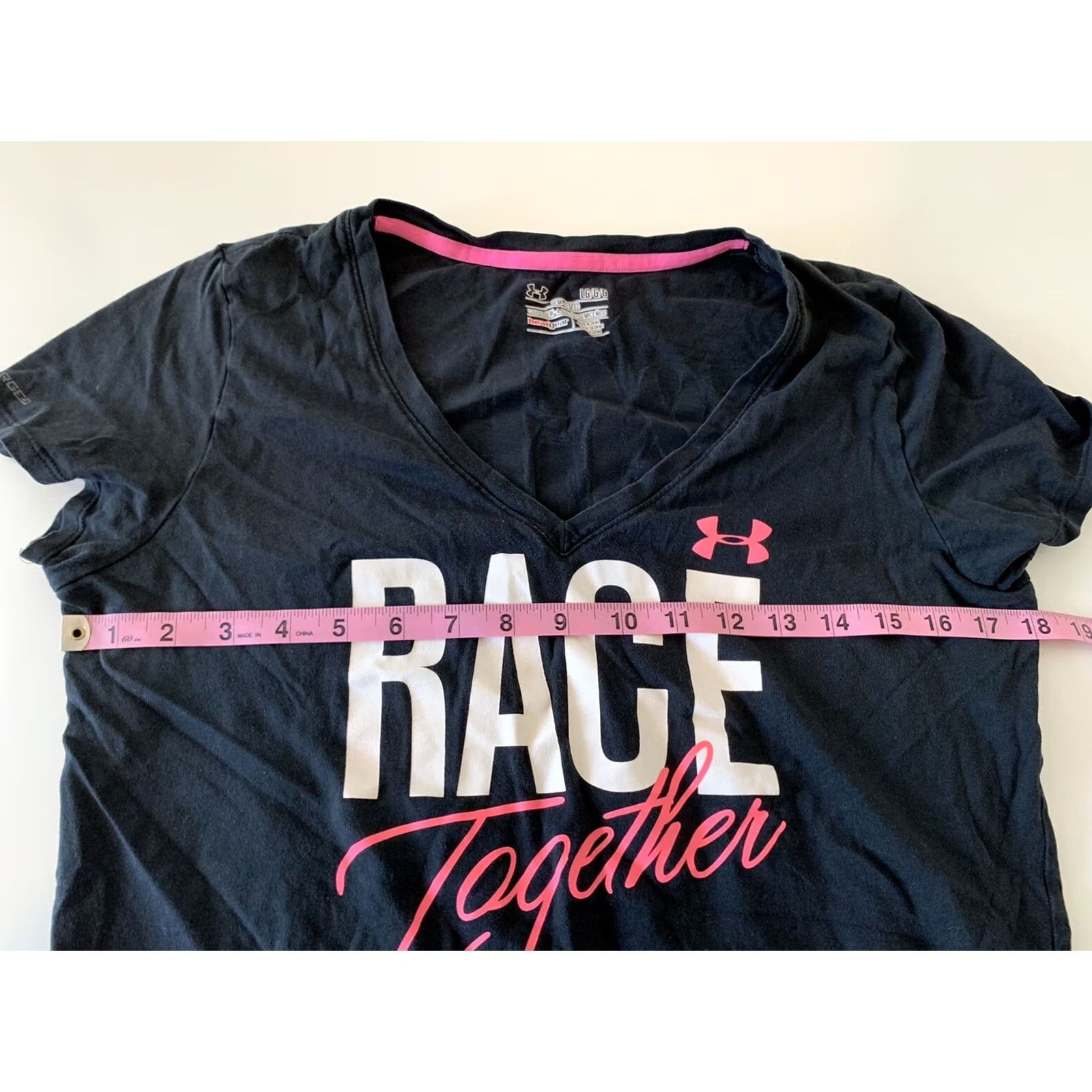 Under Armour Under Armour Race Together Breast Cancer Short Sleeve T Shirt Women's L Black Size L / US 10 / IT 46 - 3 Thumbnail
